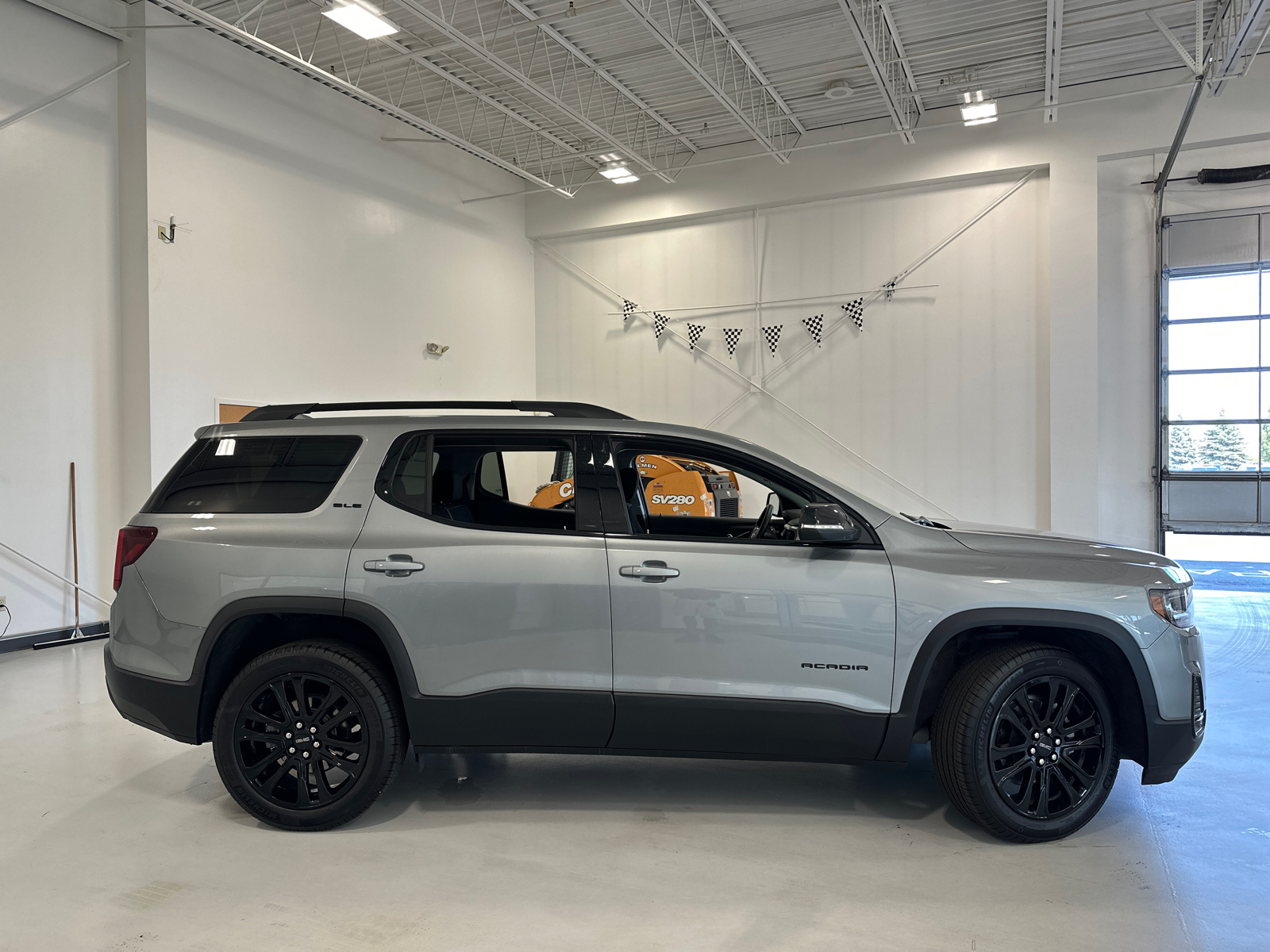 2023 GMC Acadia SLE 5