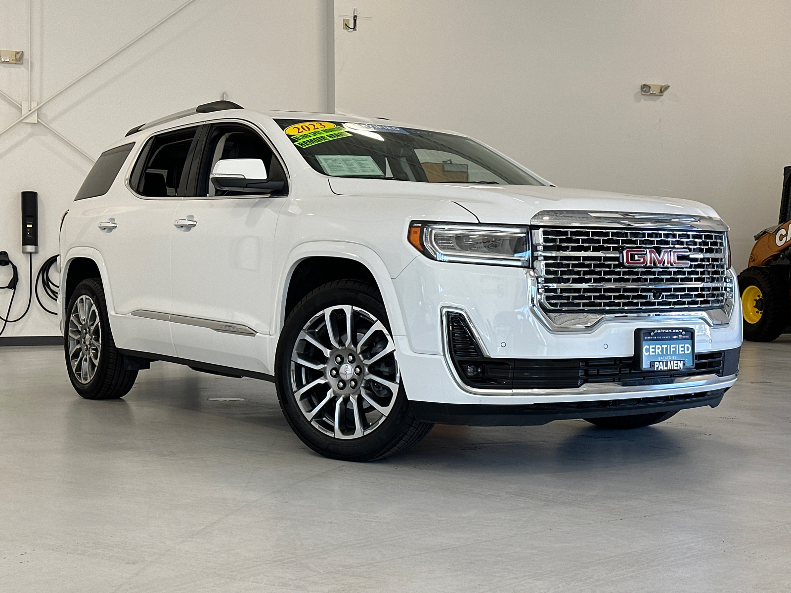 2023 GMC Acadia Denali 1