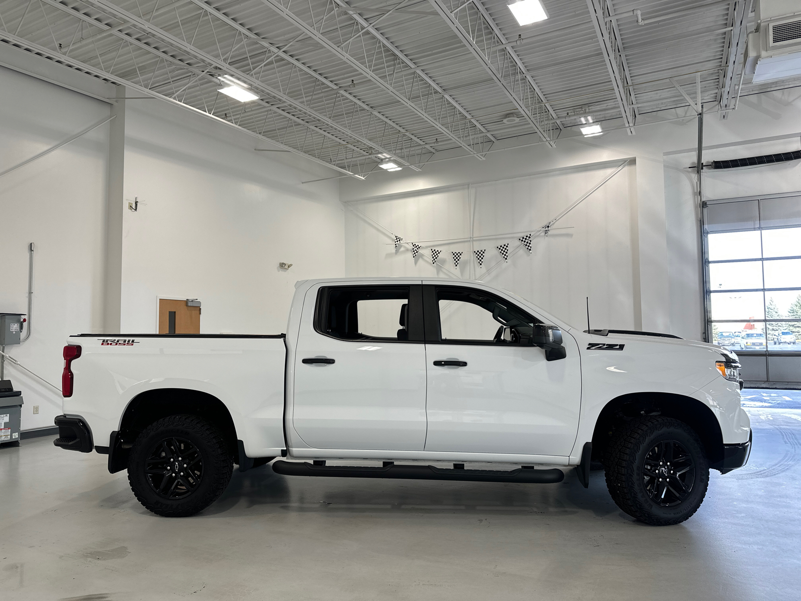 2023 Chevrolet Silverado 1500 LT Trail Boss 5