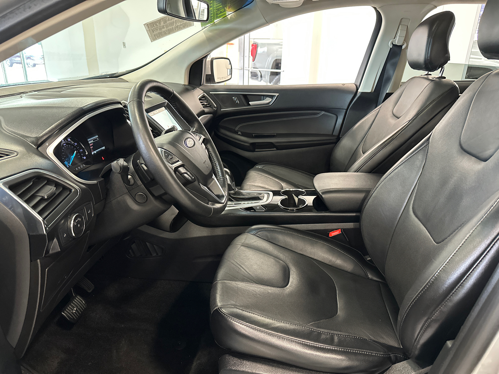 2018 Ford Edge Titanium 27