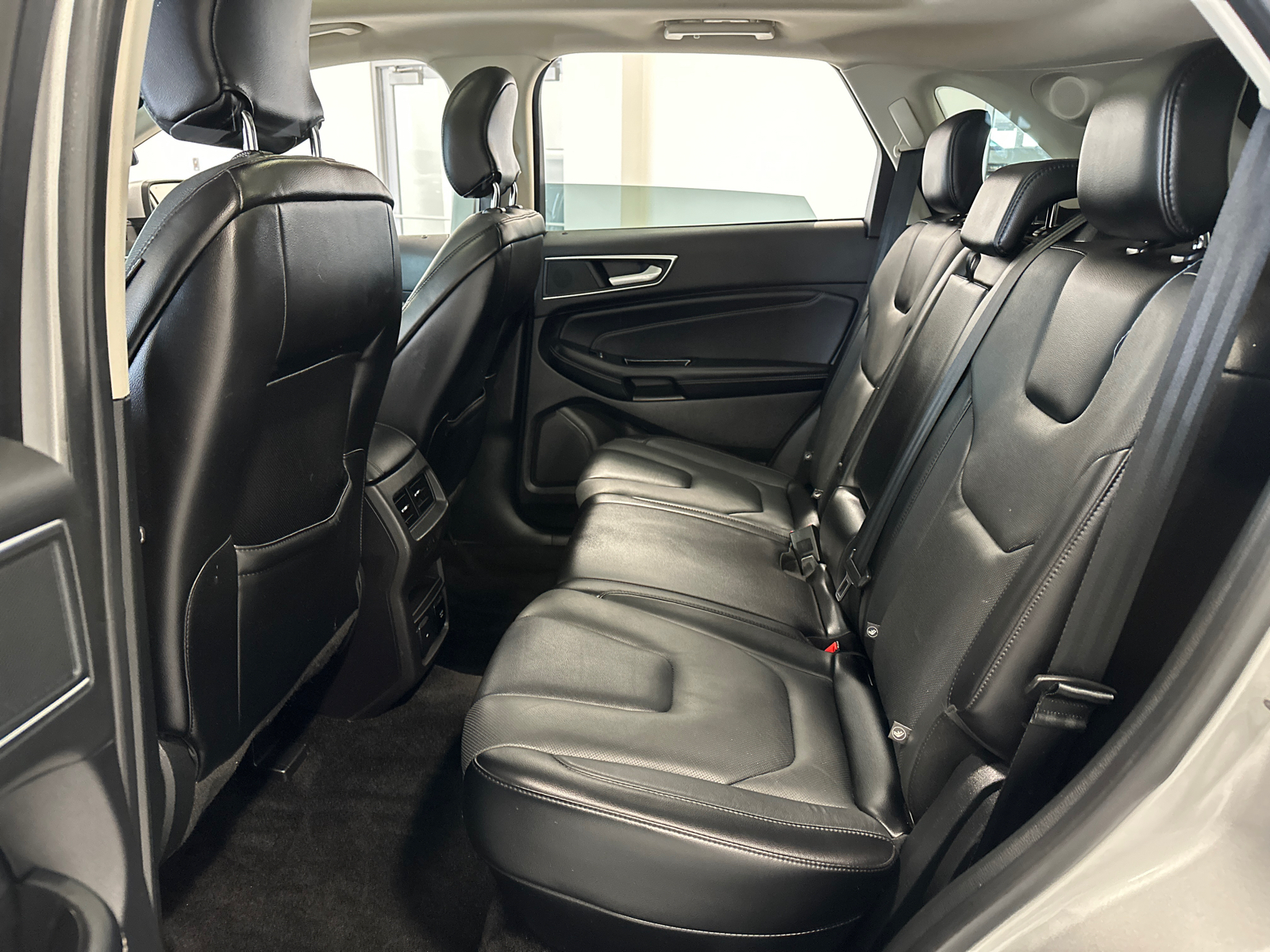 2018 Ford Edge Titanium 32