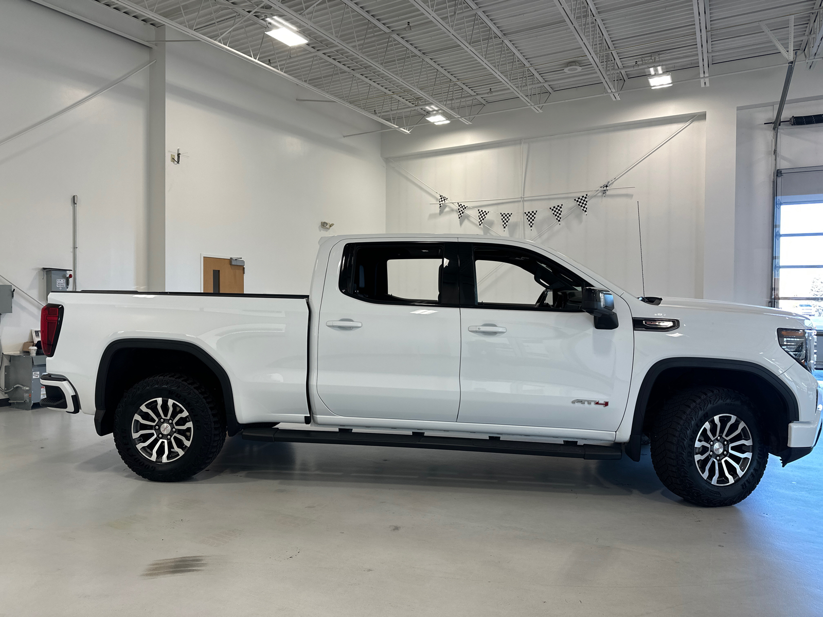 2023 GMC Sierra 1500 AT4 5