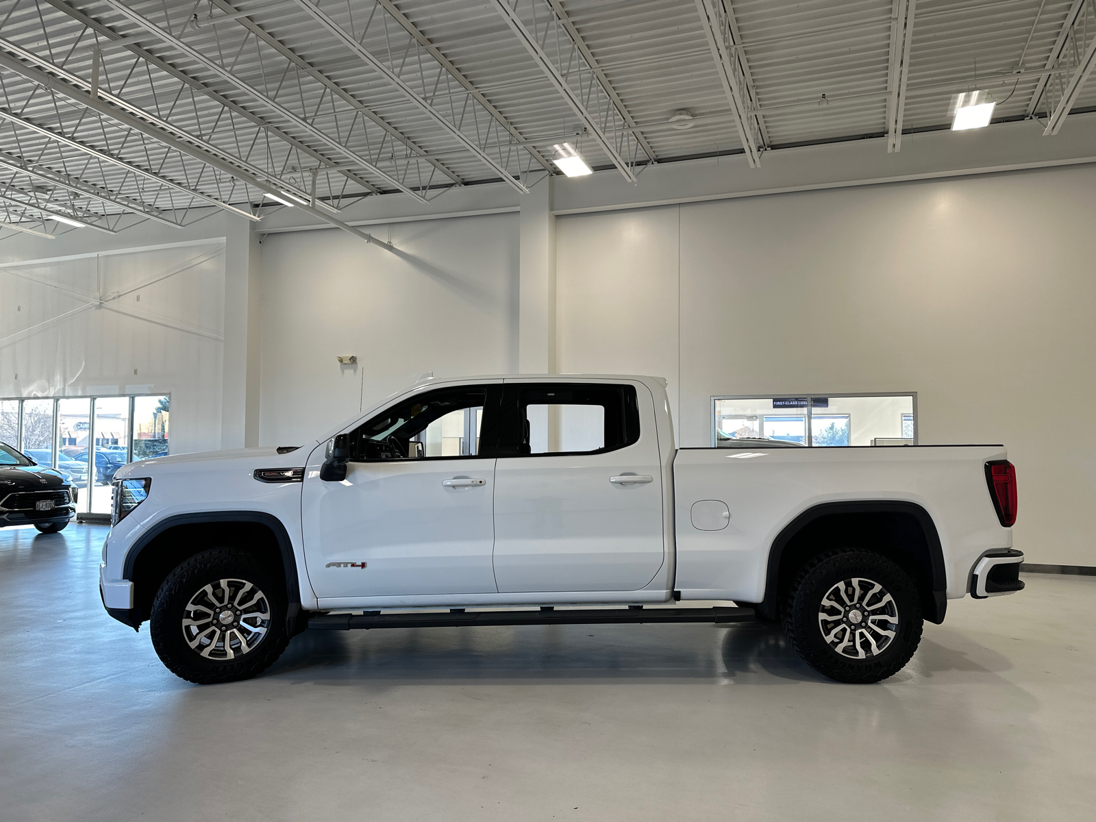 2023 GMC Sierra 1500 AT4 9