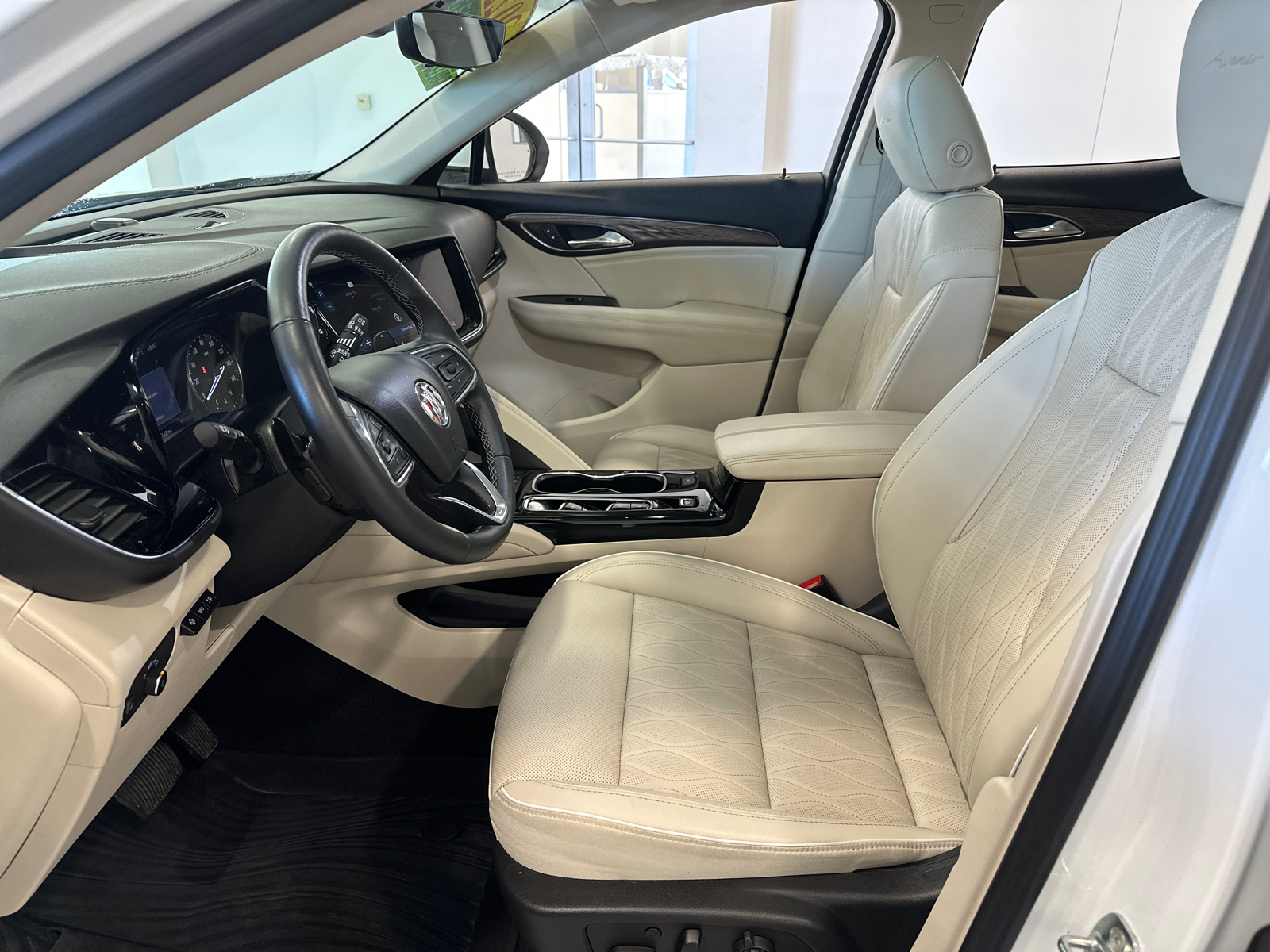 2022 Buick Envision Avenir 27