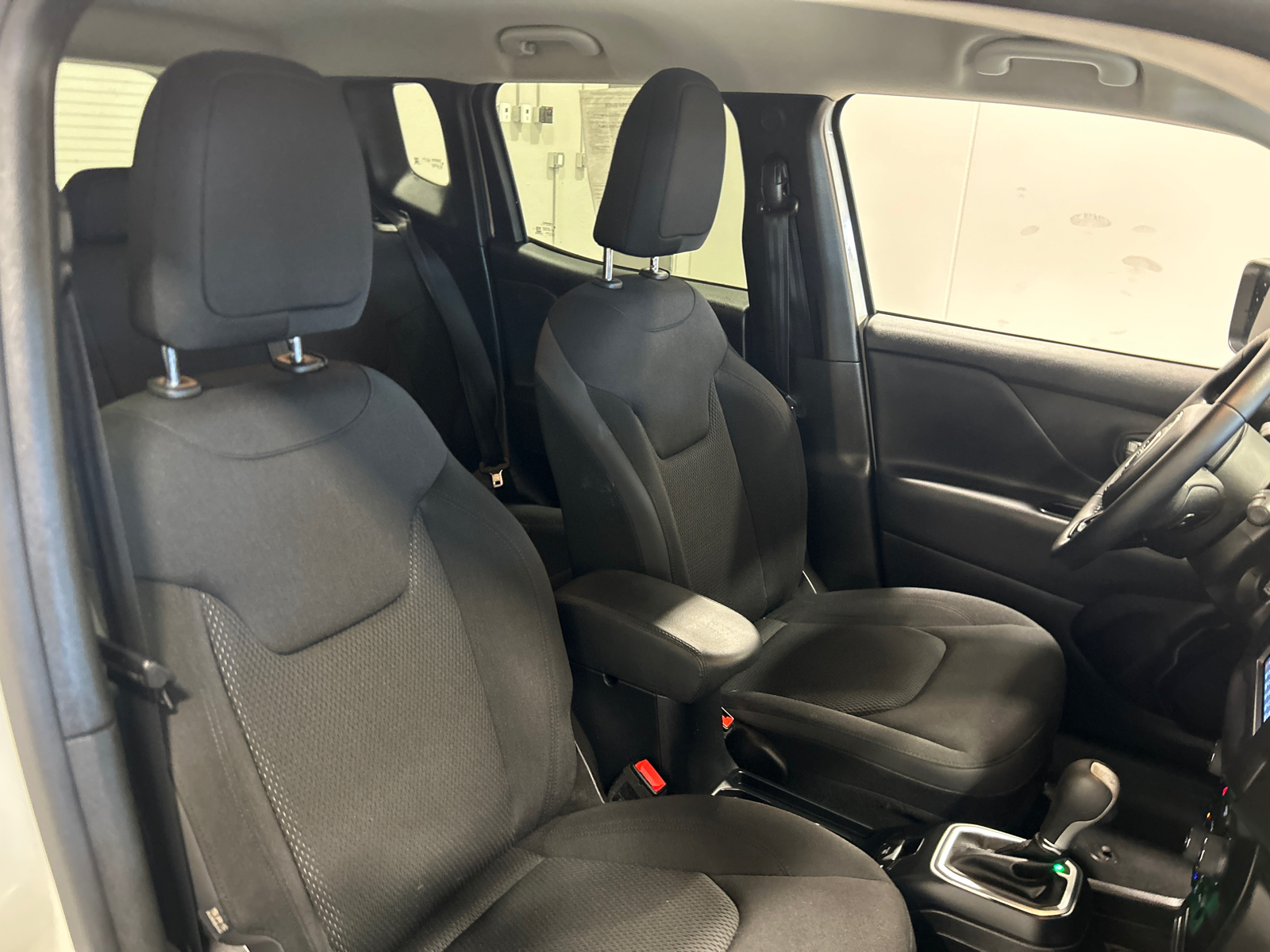 2018 Jeep Renegade Altitude 33