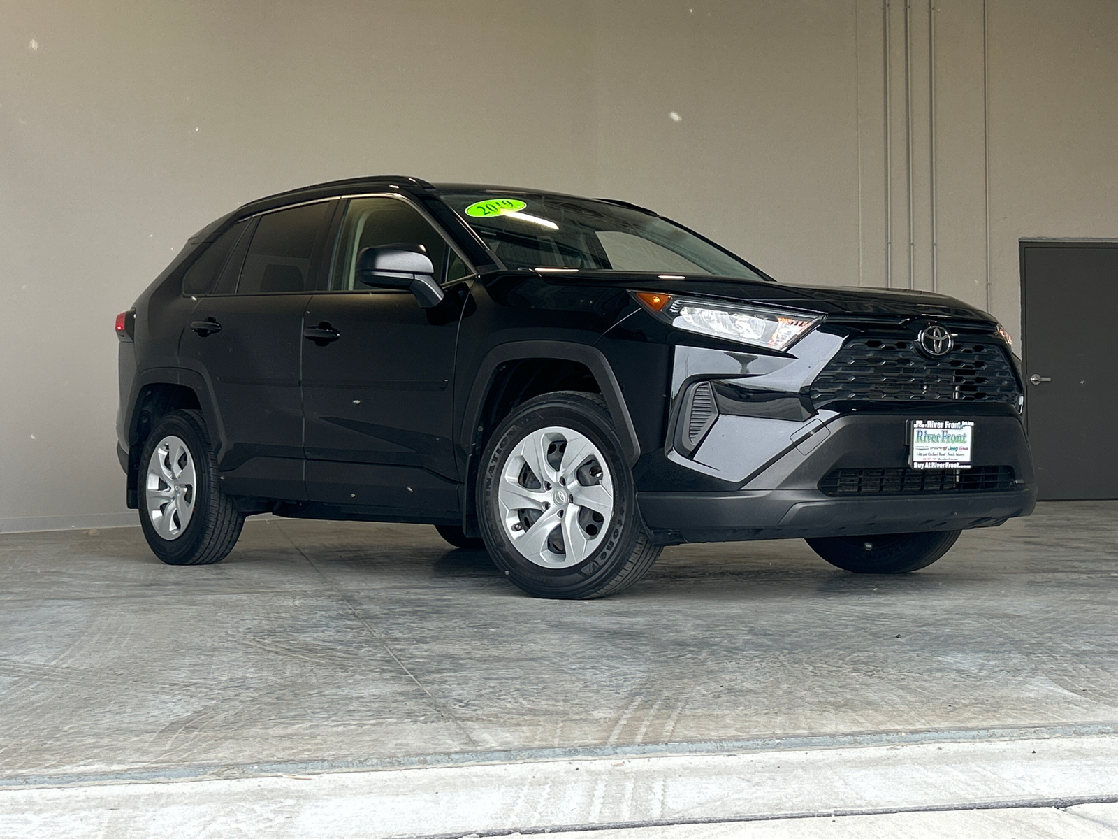 2019 Toyota RAV4 LE 2