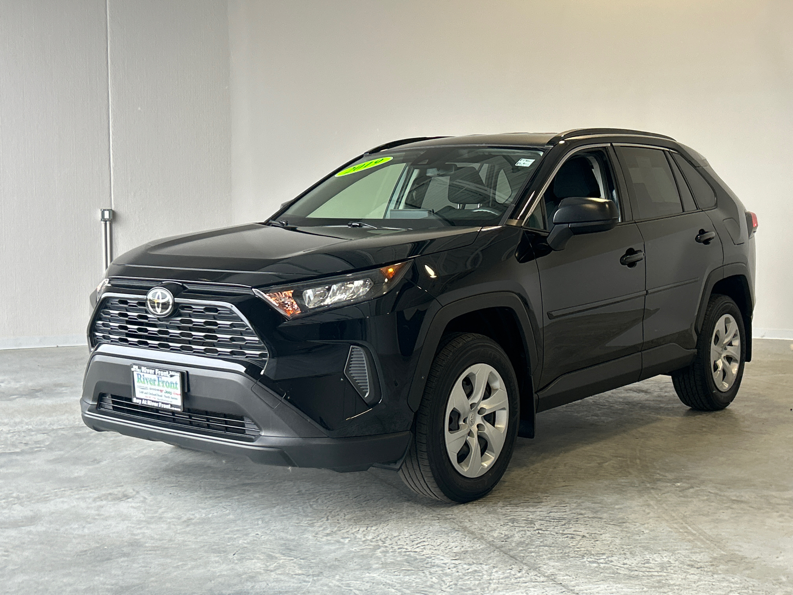 2019 Toyota RAV4 LE 4