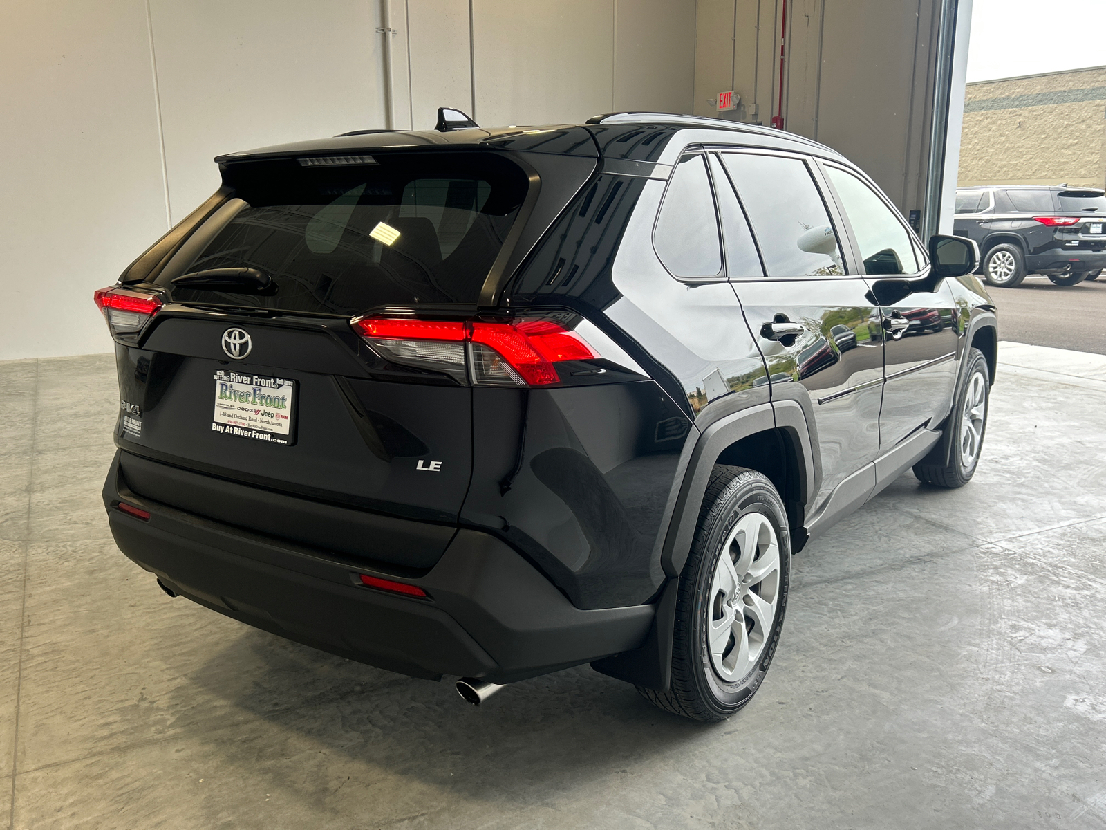 2019 Toyota RAV4 LE 9