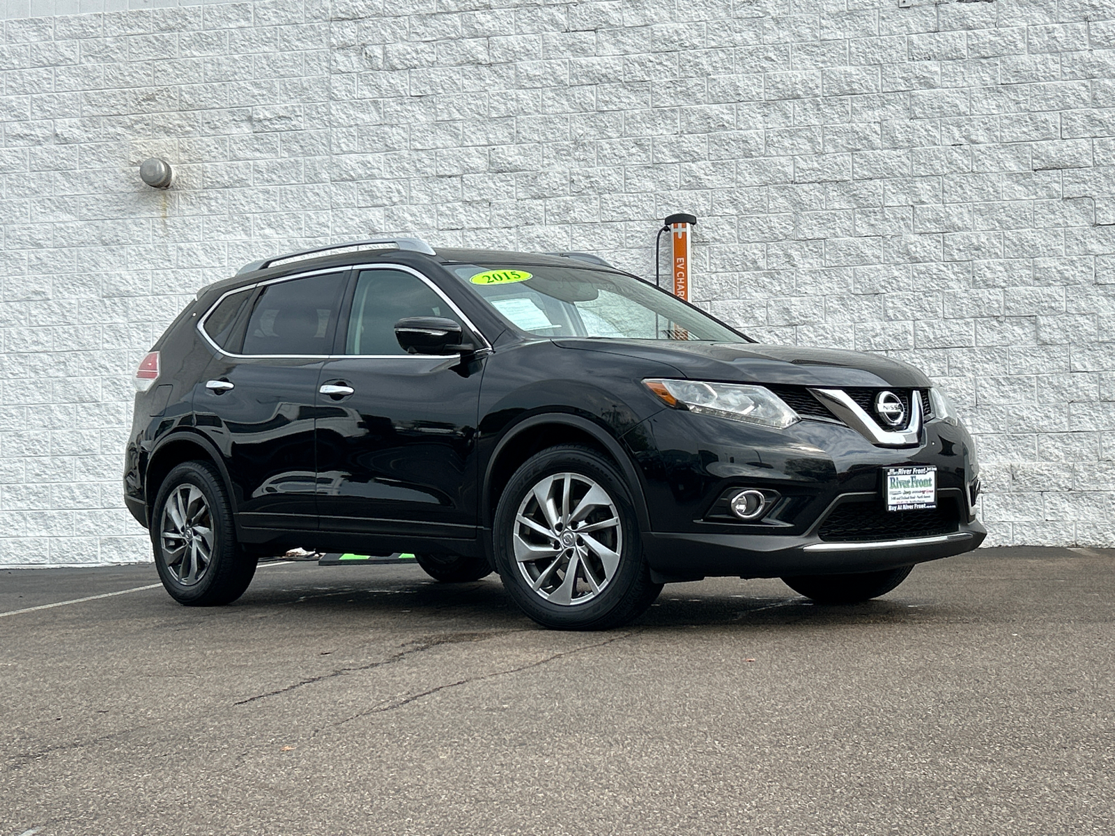 2015 Nissan Rogue SL 1