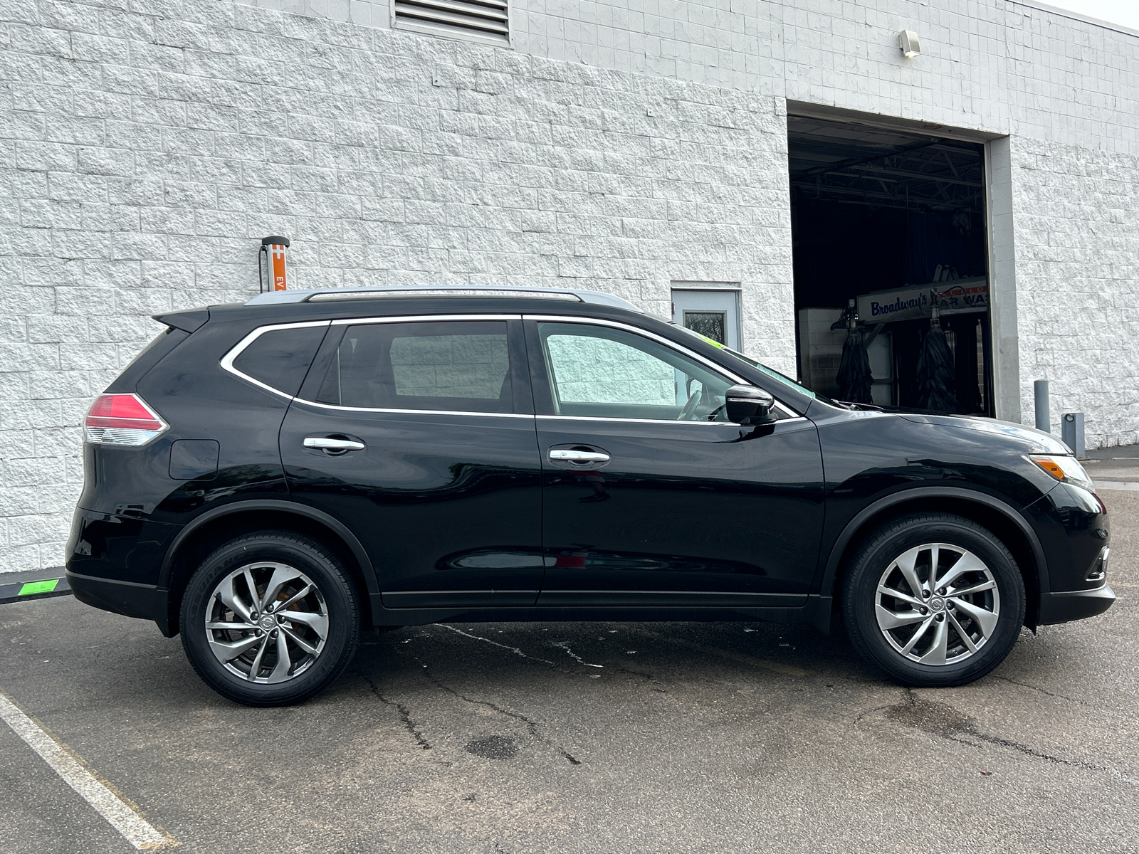 2015 Nissan Rogue SL 9