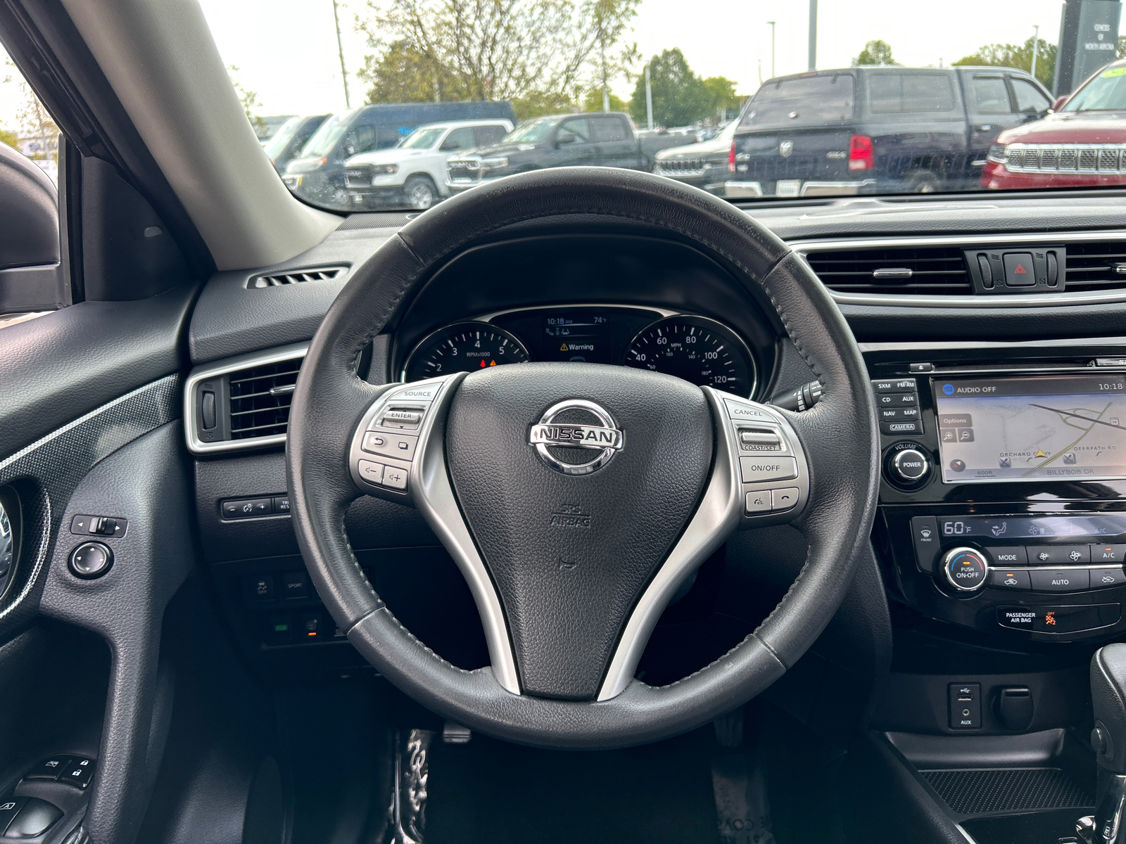 2015 Nissan Rogue SL 28