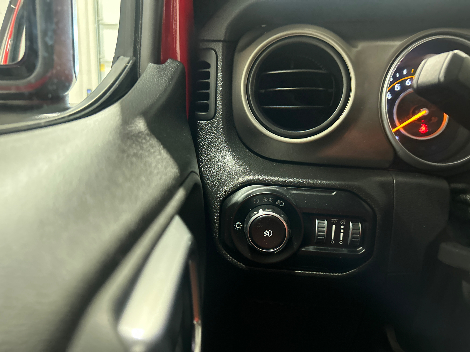 2018 Jeep Wrangler Sport 17