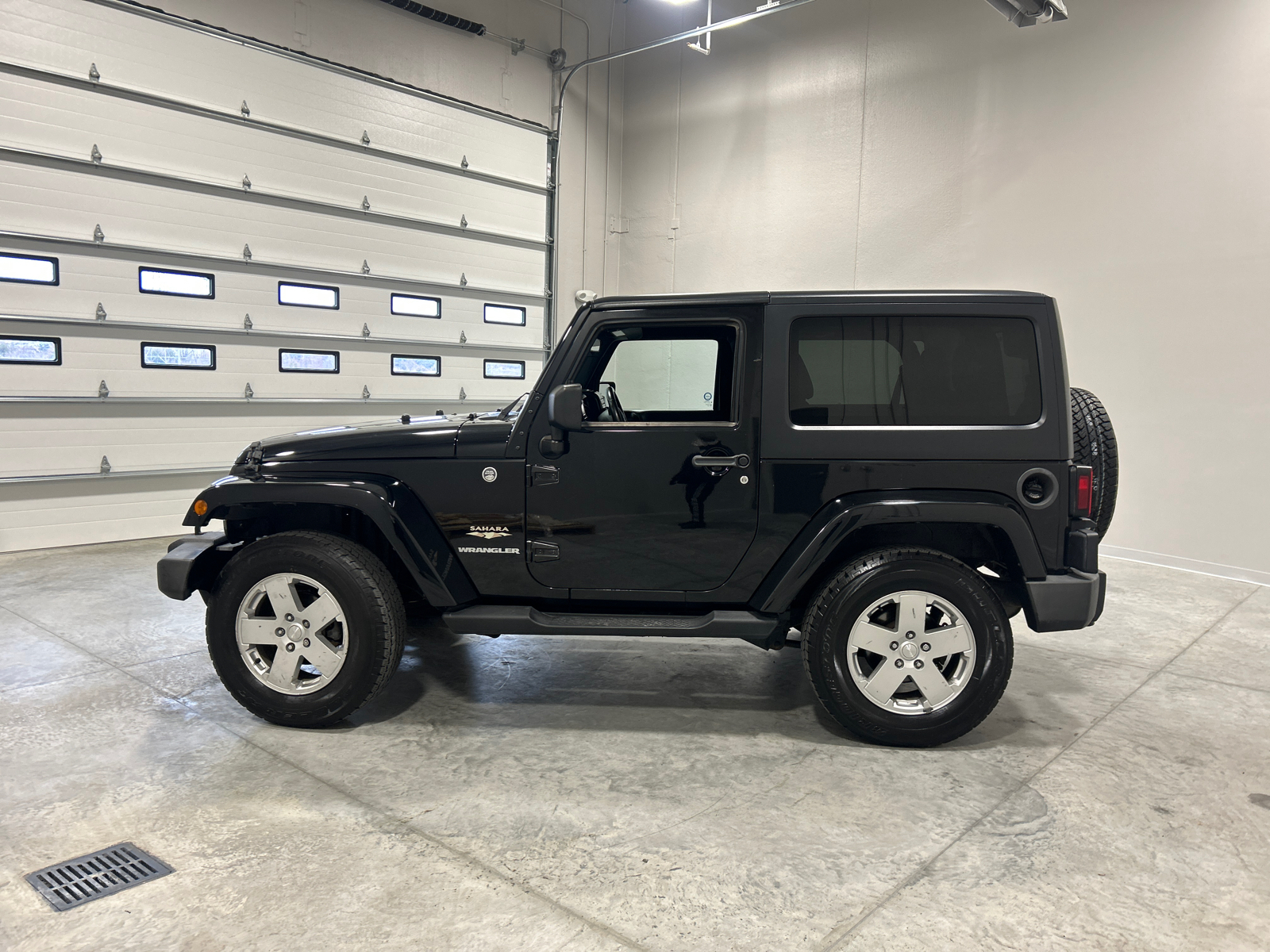 2012 Jeep Wrangler Sahara 3