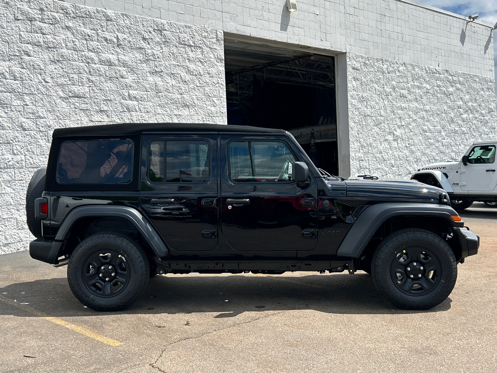 2024 Jeep Wrangler Sport 9