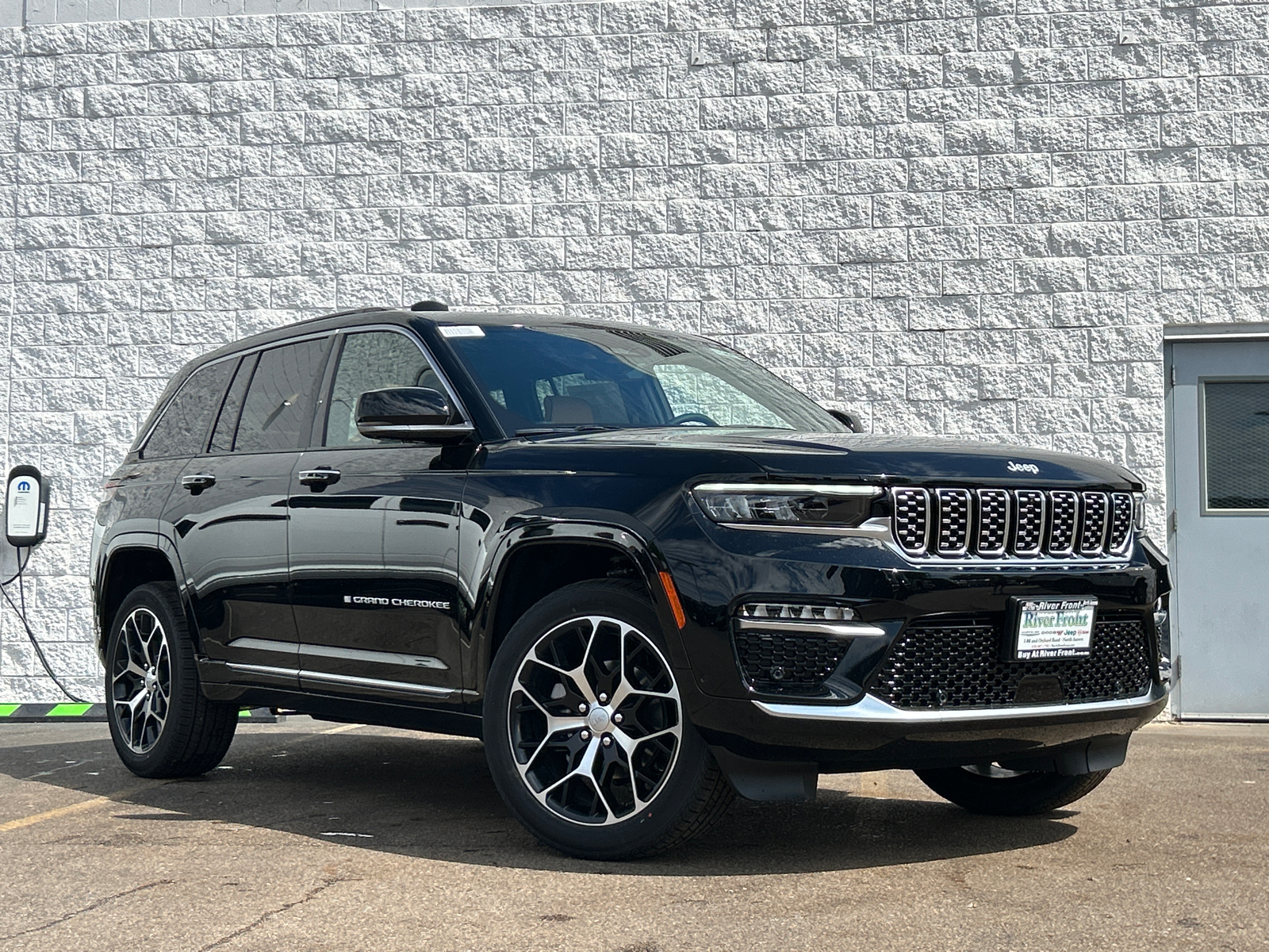 2024 Jeep Grand Cherokee Summit 2