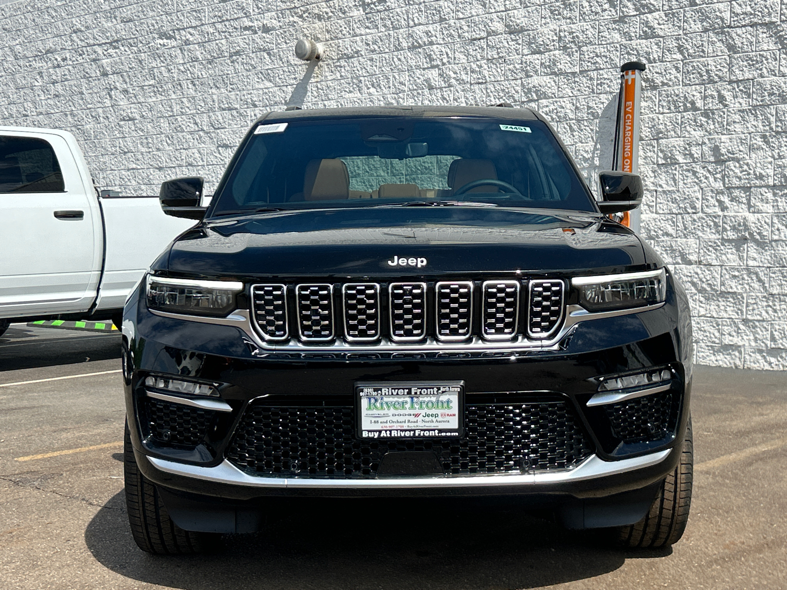 2024 Jeep Grand Cherokee Summit 3