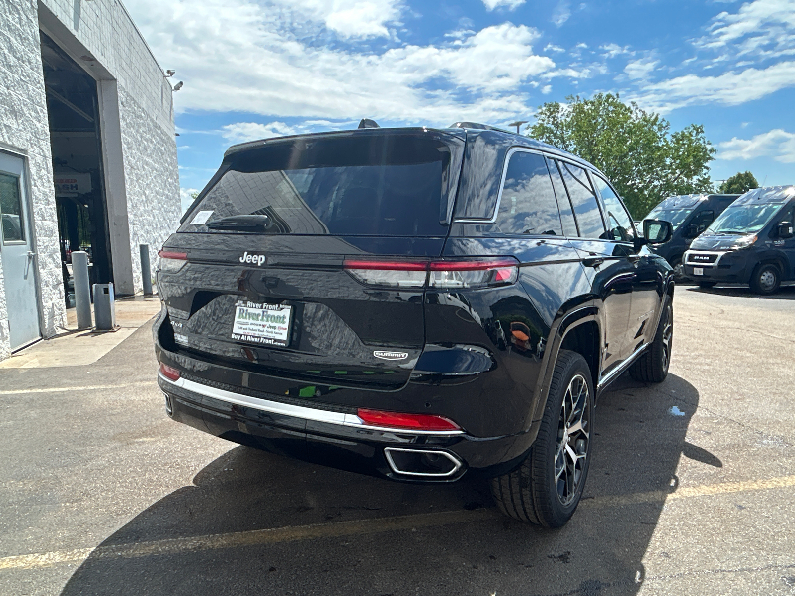 2024 Jeep Grand Cherokee Summit 8