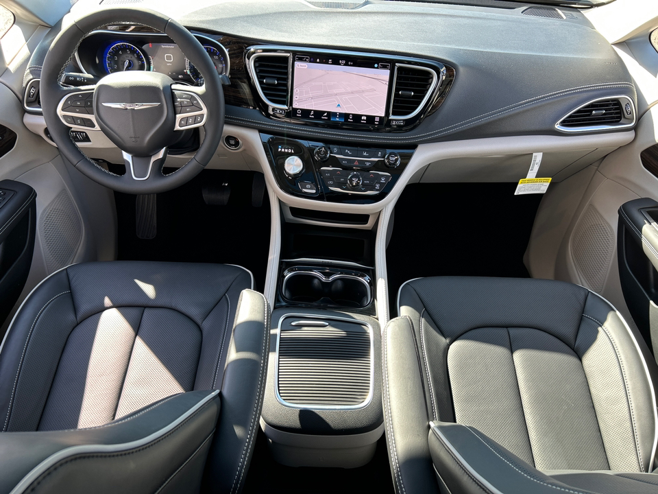 2024 Chrysler Pacifica Limited 35