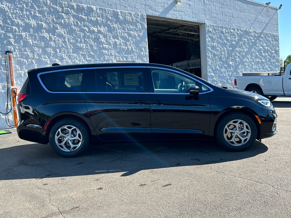 2024 Chrysler Pacifica Limited 8