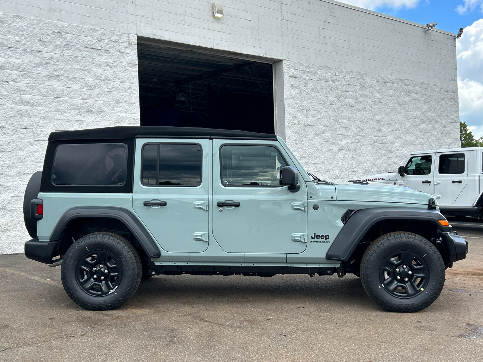 2024 Jeep Wrangler Sport 9