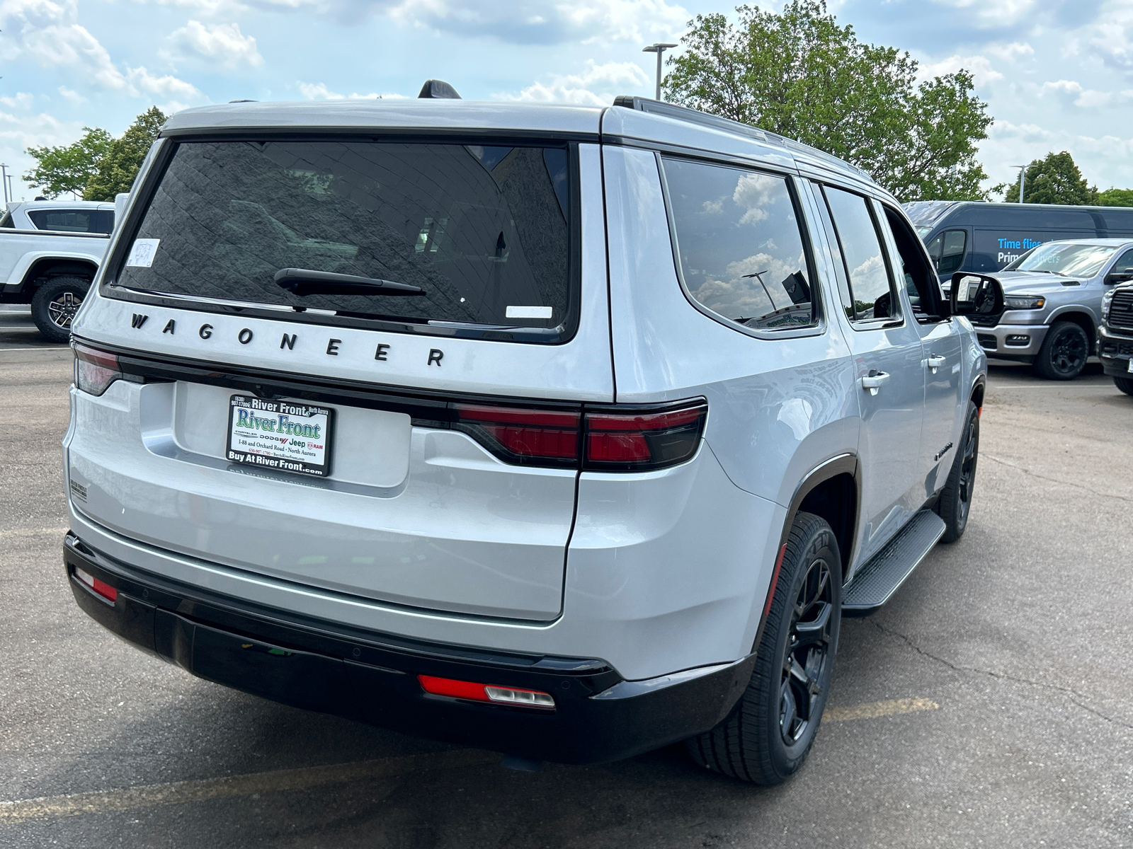 2024 Jeep Wagoneer Series II 8