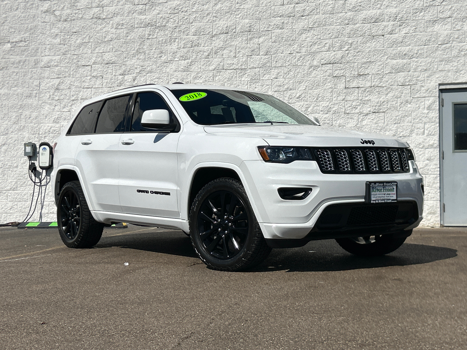 2018 Jeep Grand Cherokee Altitude 1