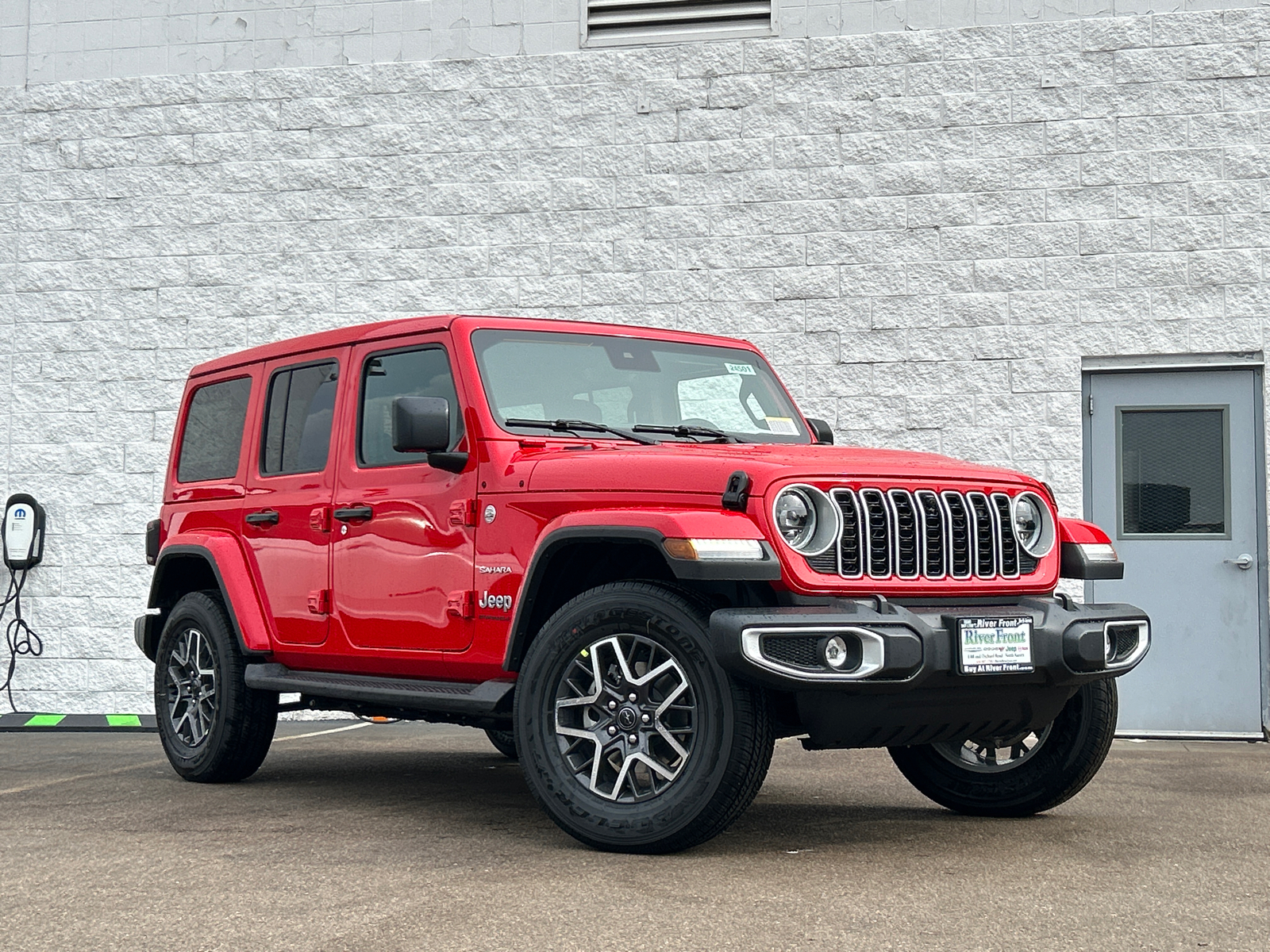 2024 Jeep Wrangler Sahara 2