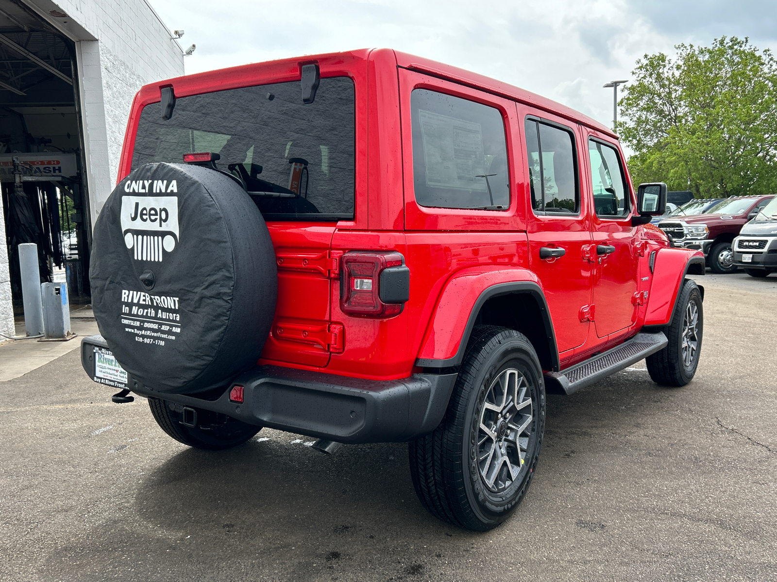 2024 Jeep Wrangler Sahara 9