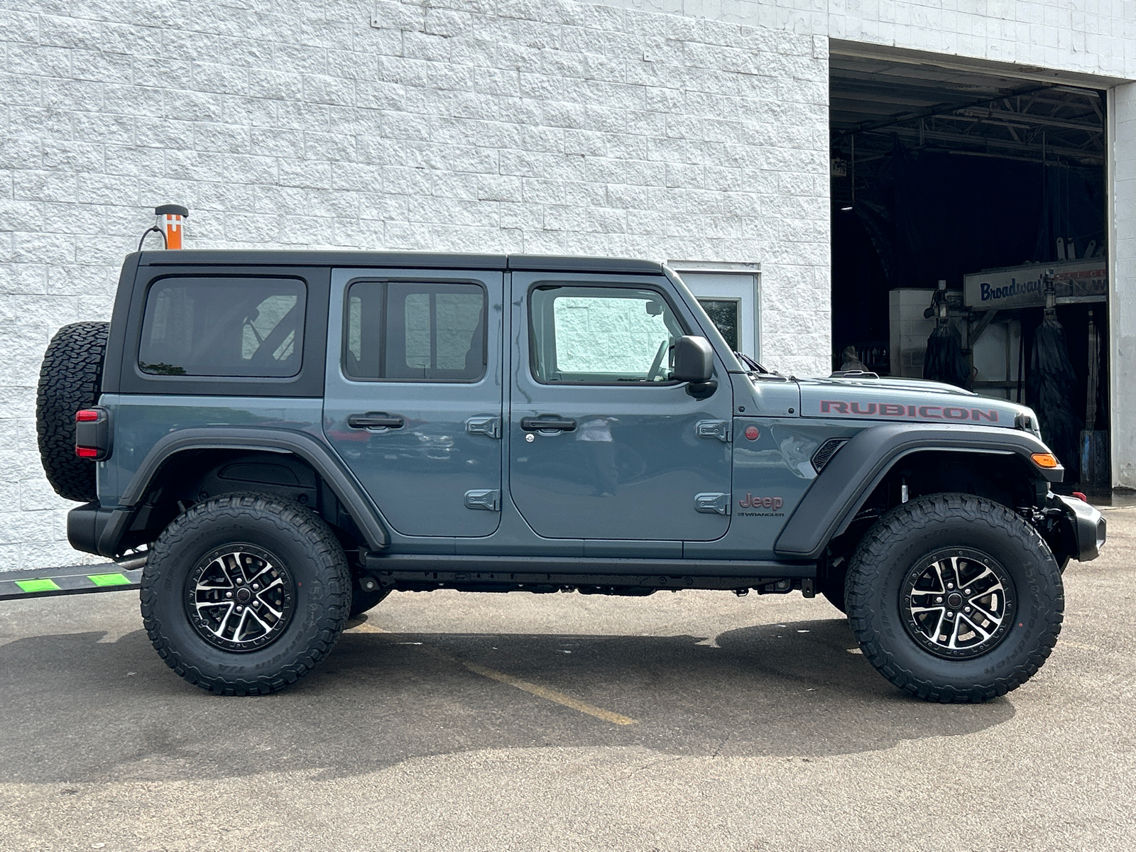 2024 Jeep Wrangler Rubicon 9