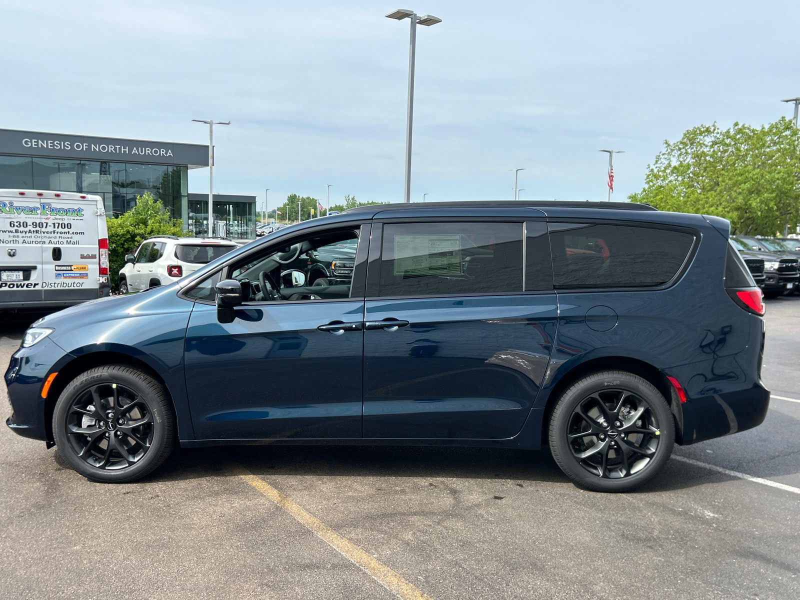 2024 Chrysler Pacifica Limited 5