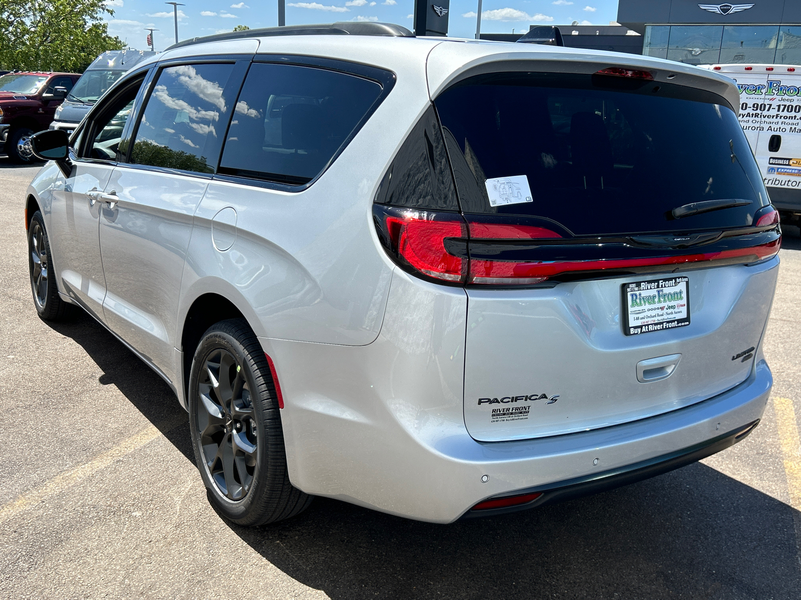 2024 Chrysler Pacifica Limited 6