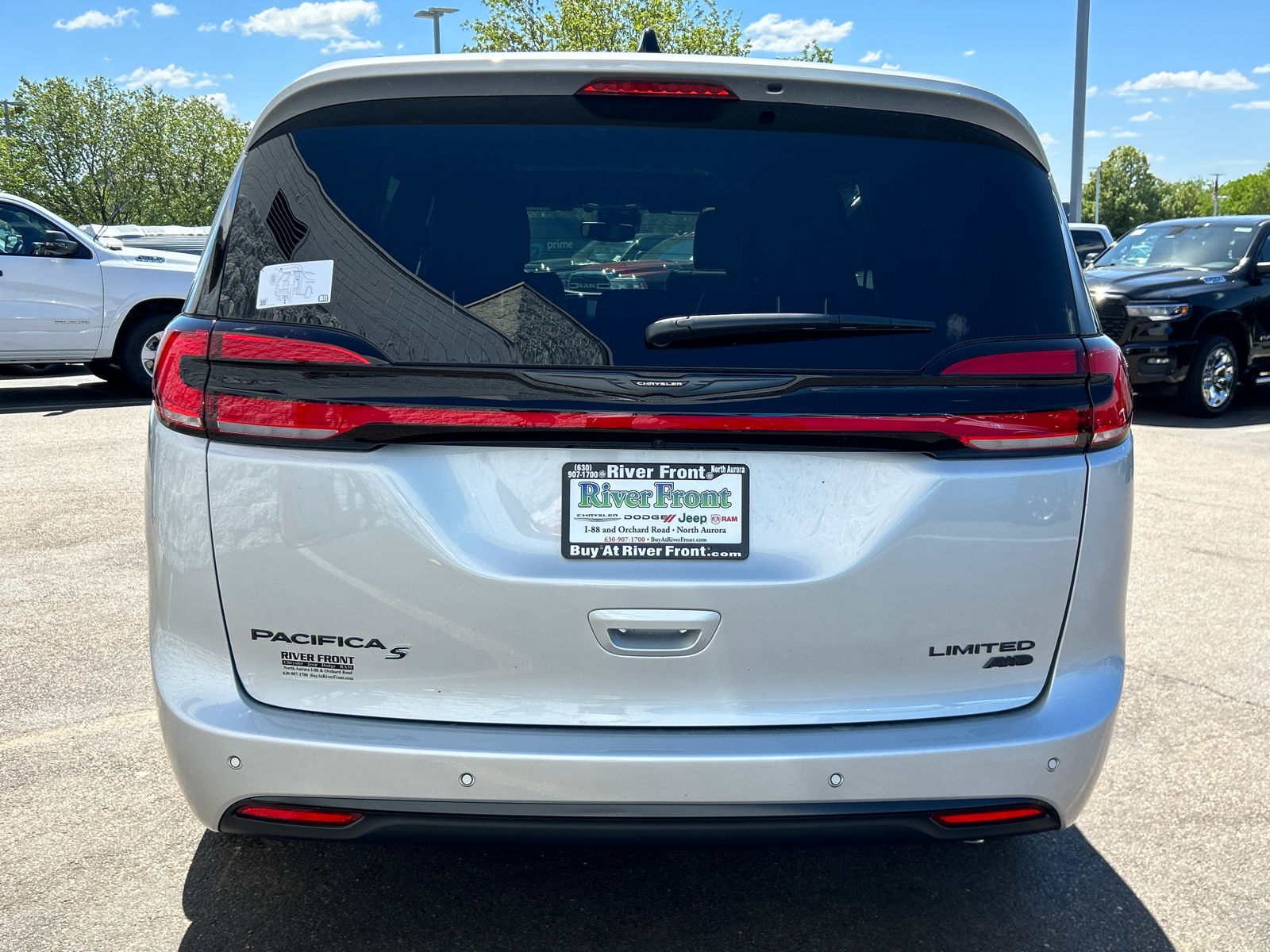 2024 Chrysler Pacifica Limited 7