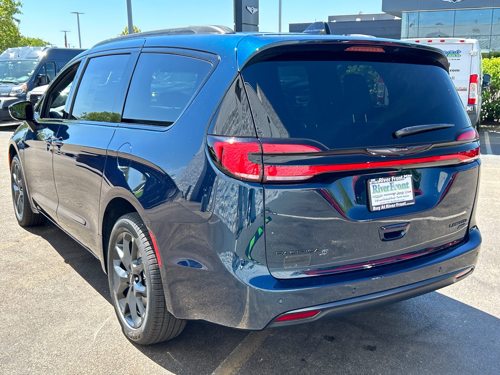 2024 Chrysler Pacifica Limited 6