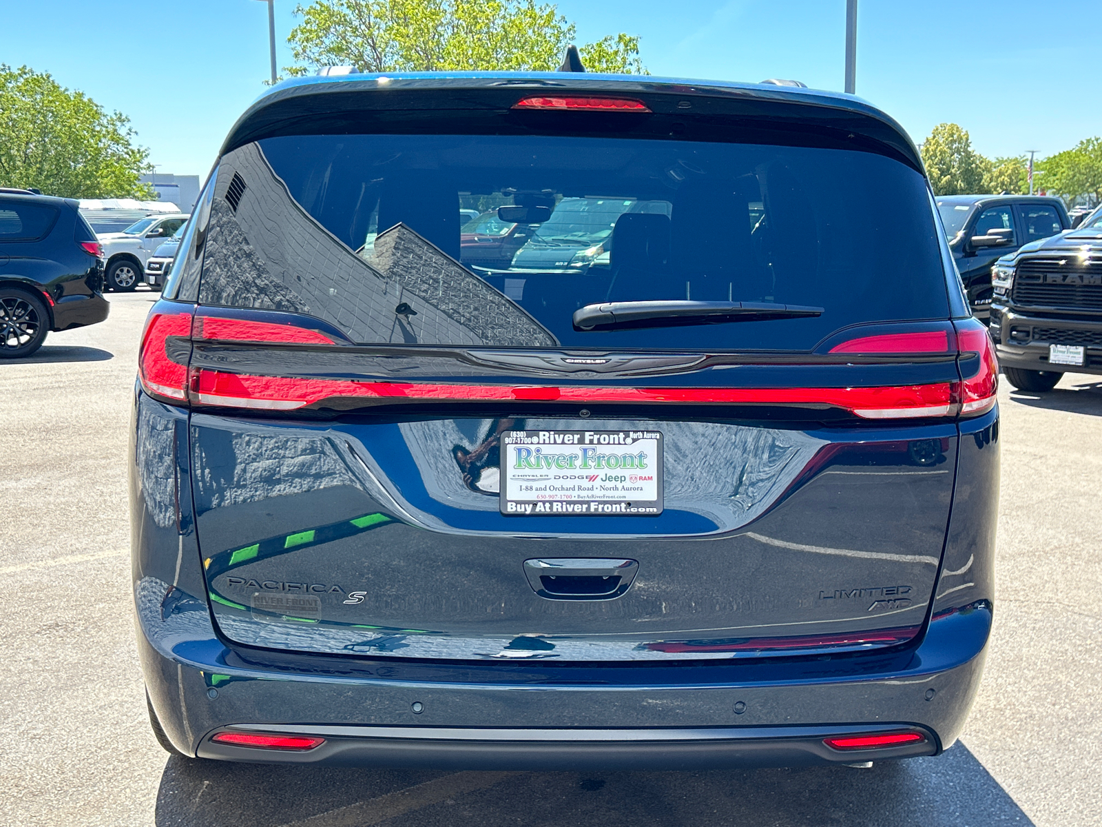 2024 Chrysler Pacifica Limited 7