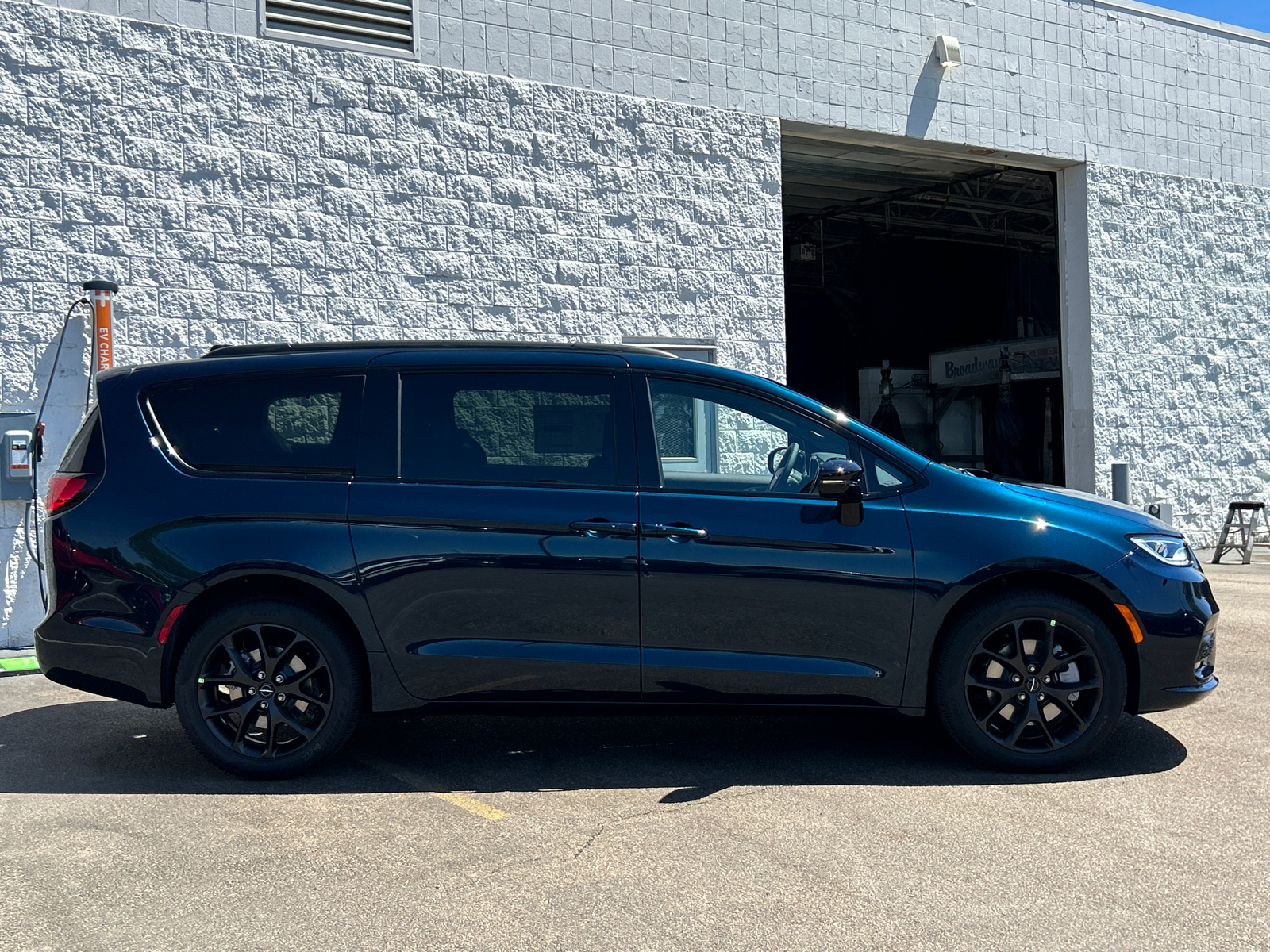 2024 Chrysler Pacifica Limited 9