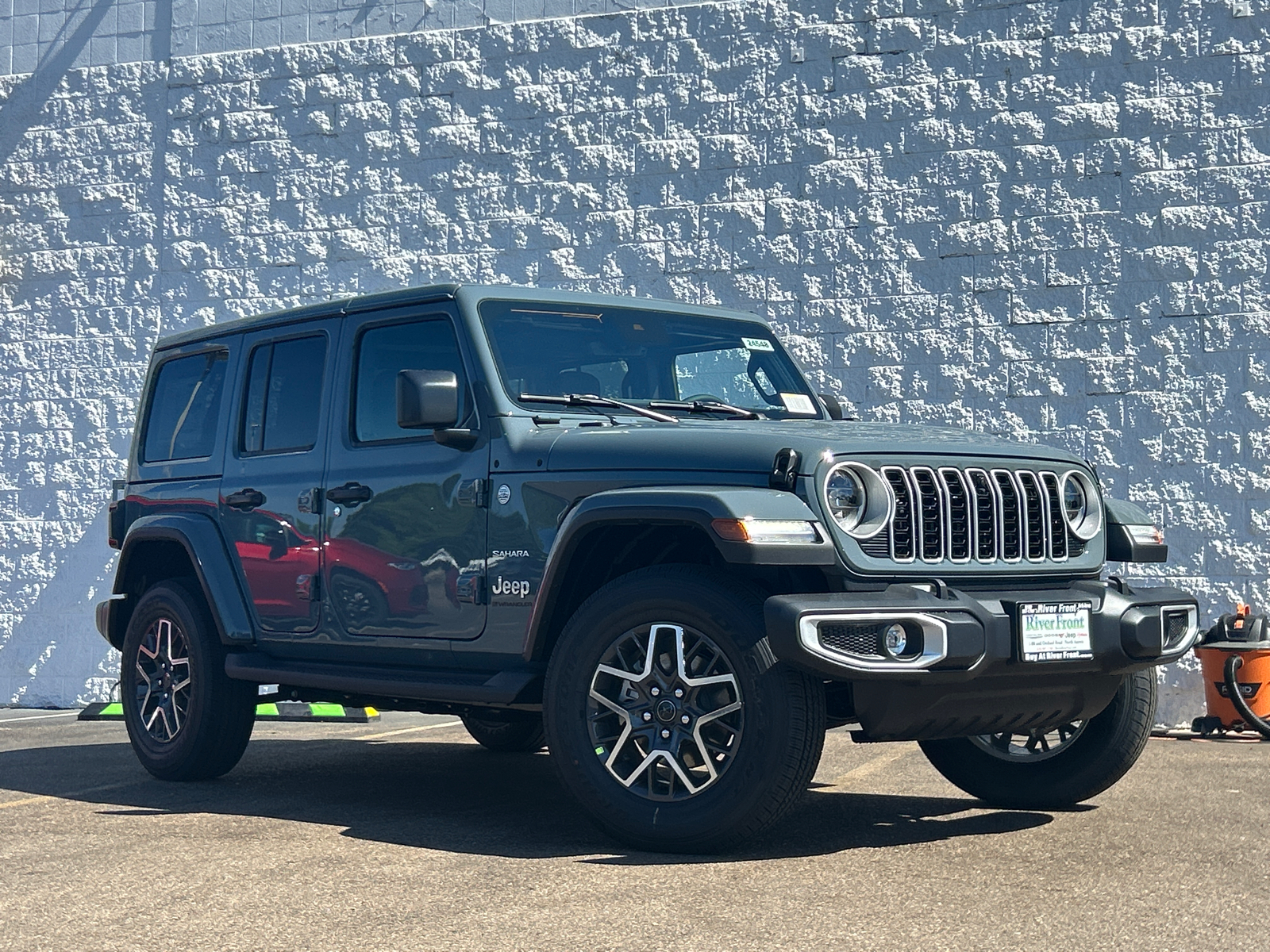 2024 Jeep Wrangler Sahara 2