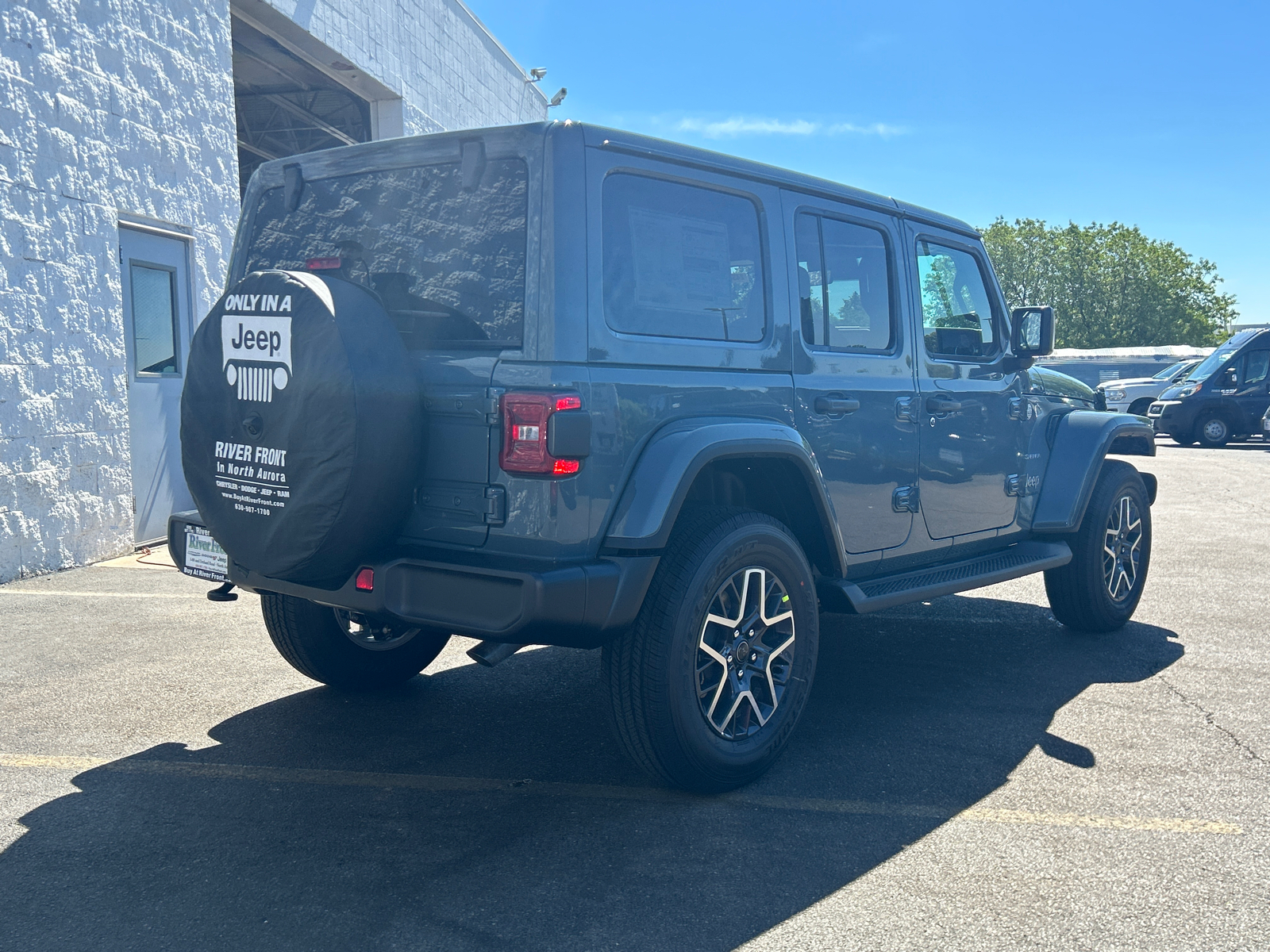 2024 Jeep Wrangler Sahara 8