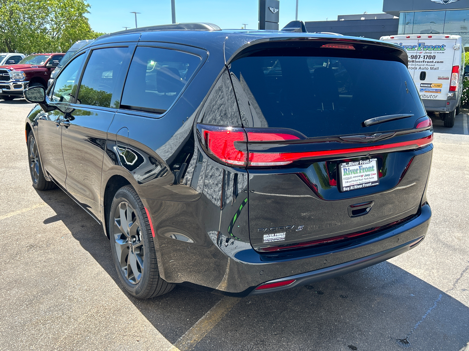 2024 Chrysler Pacifica Touring L 6