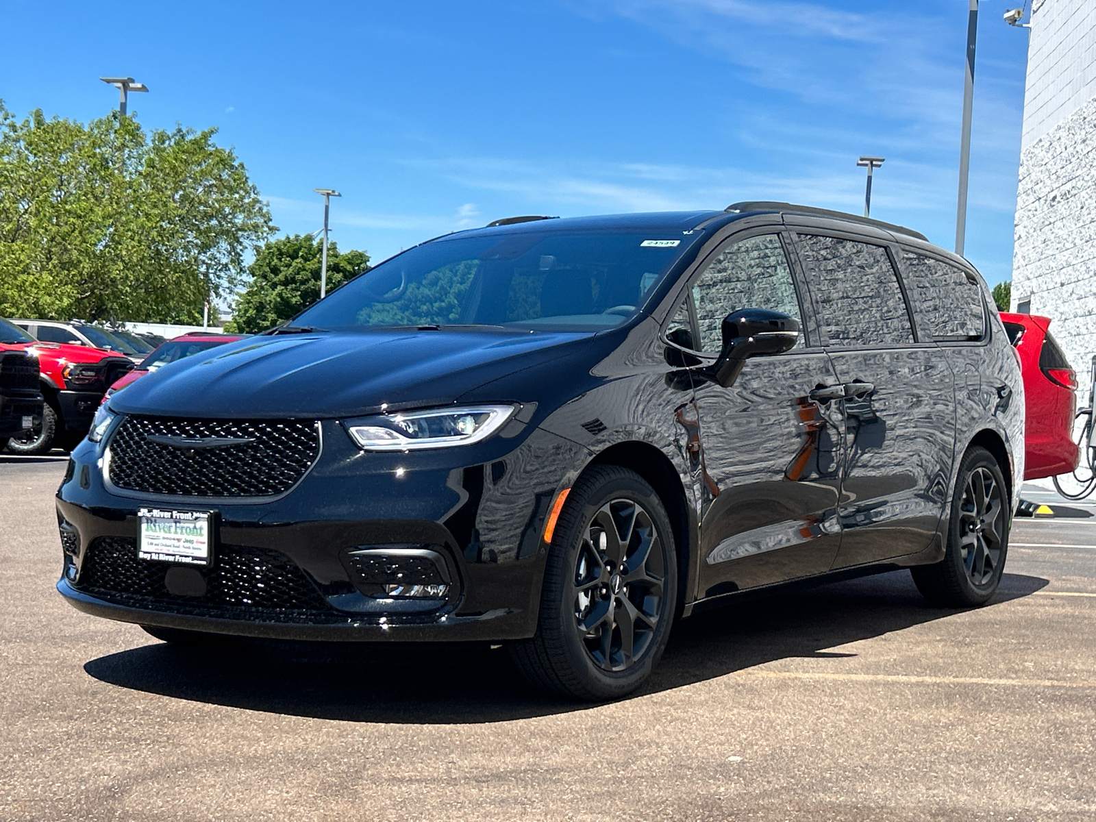 2024 Chrysler Pacifica Touring L 4