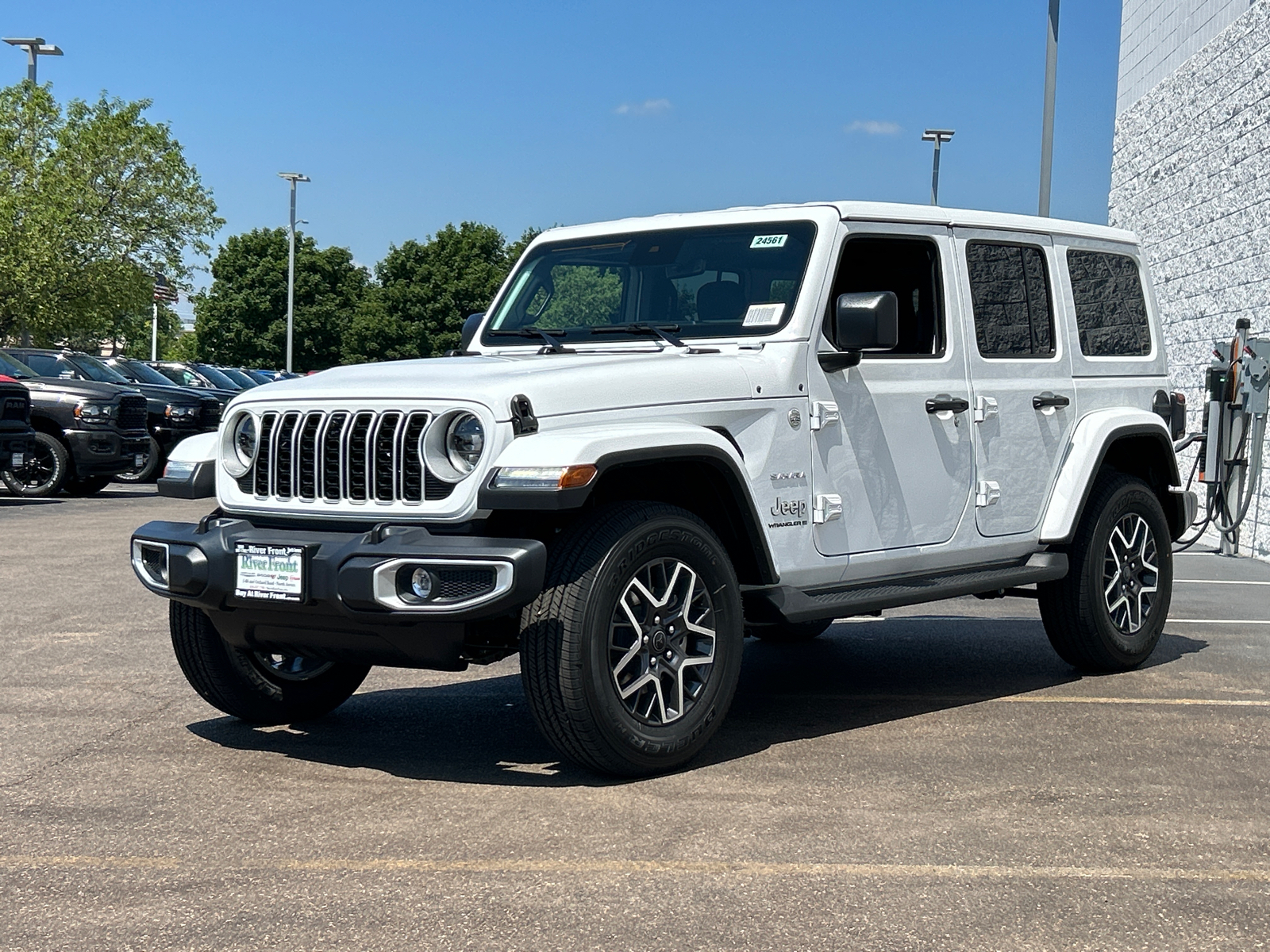 2024 Jeep Wrangler Sahara 4