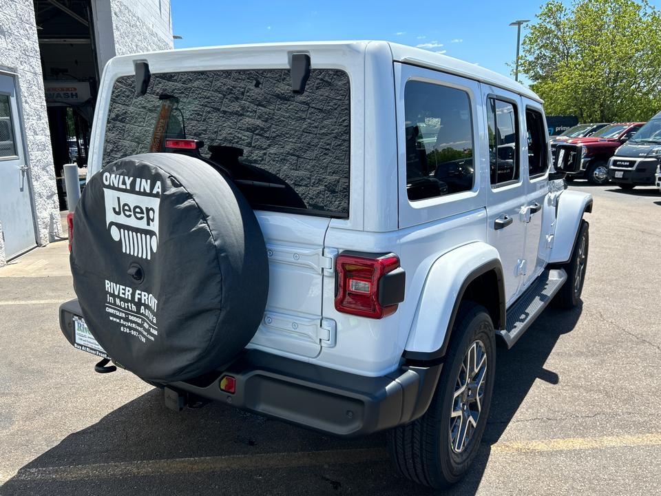 2024 Jeep Wrangler Sahara 8