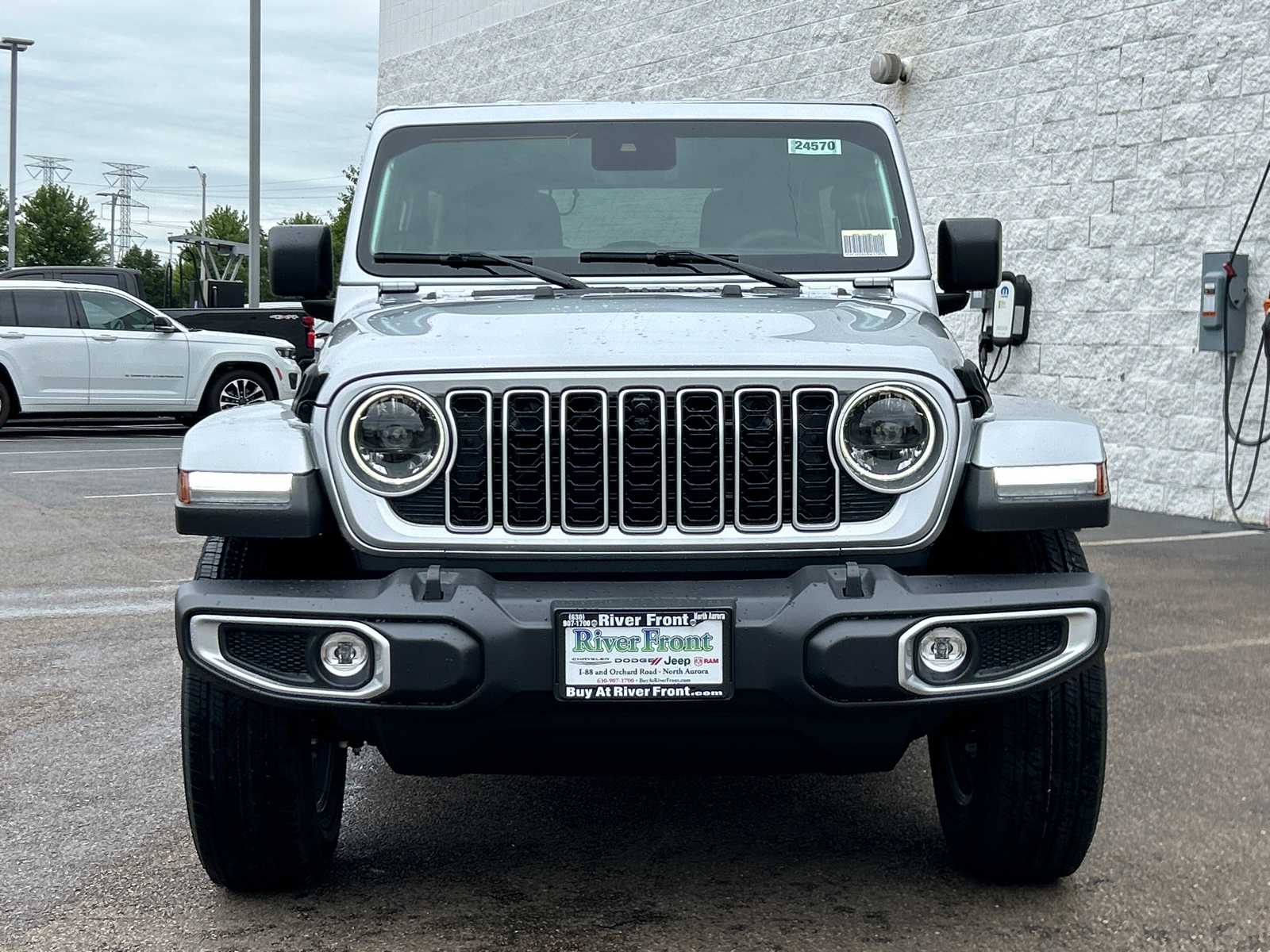 2024 Jeep Wrangler Sahara 3