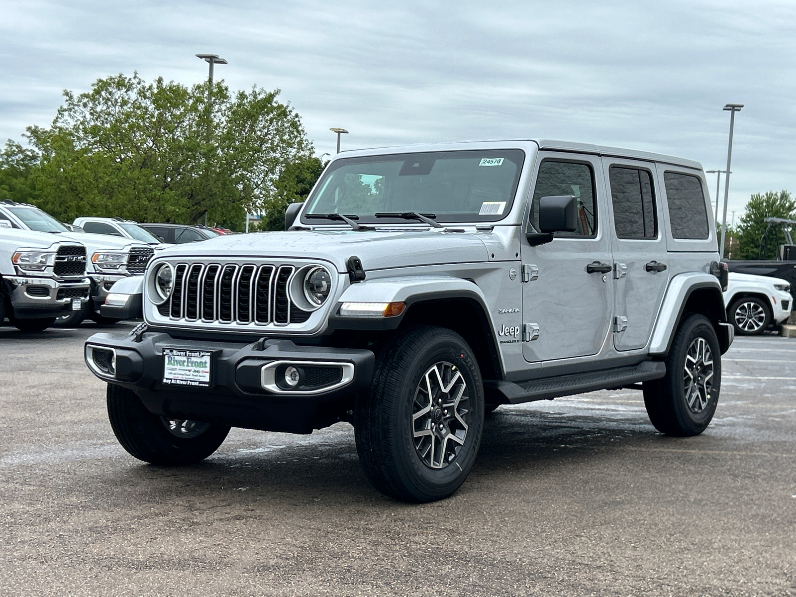 2024 Jeep Wrangler Sahara 4