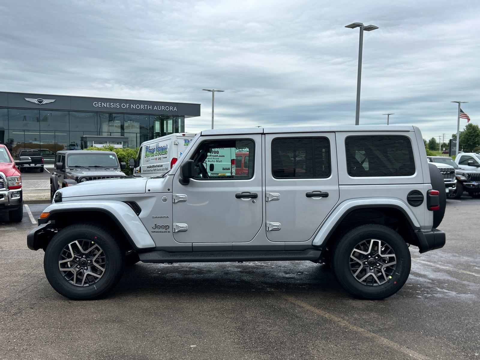 2024 Jeep Wrangler Sahara 5