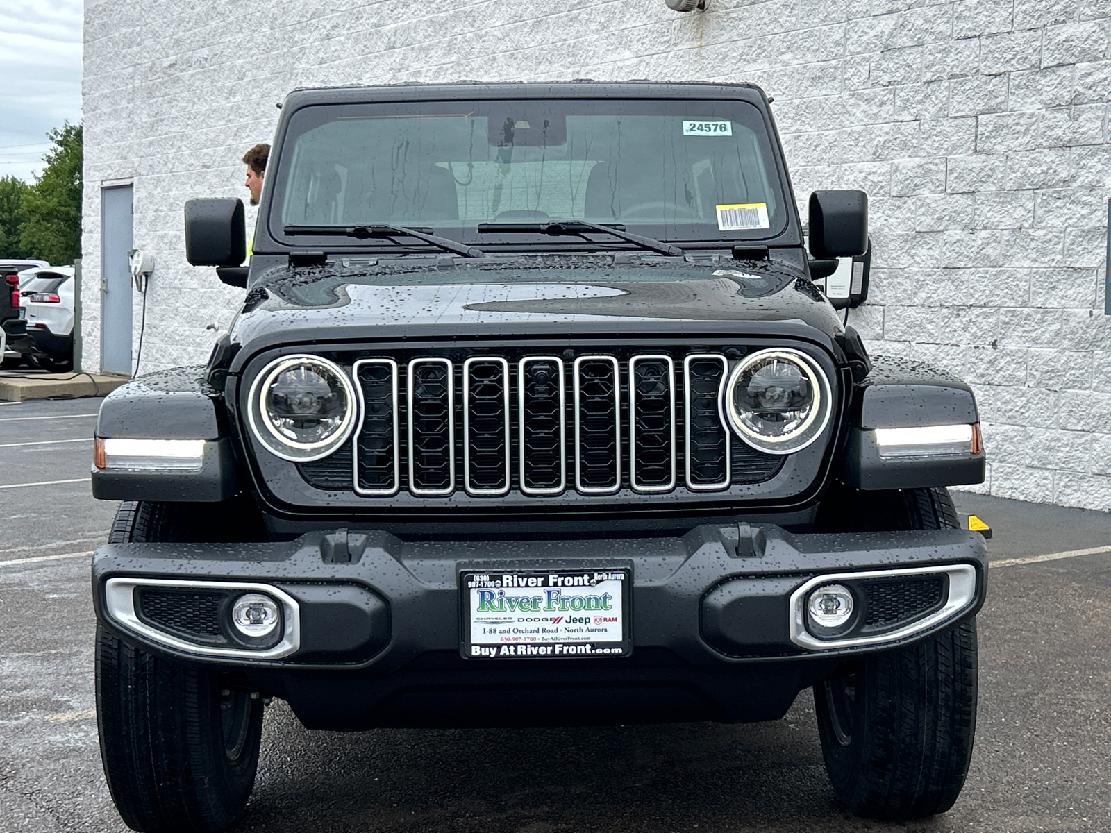 2024 Jeep Wrangler Sahara 3