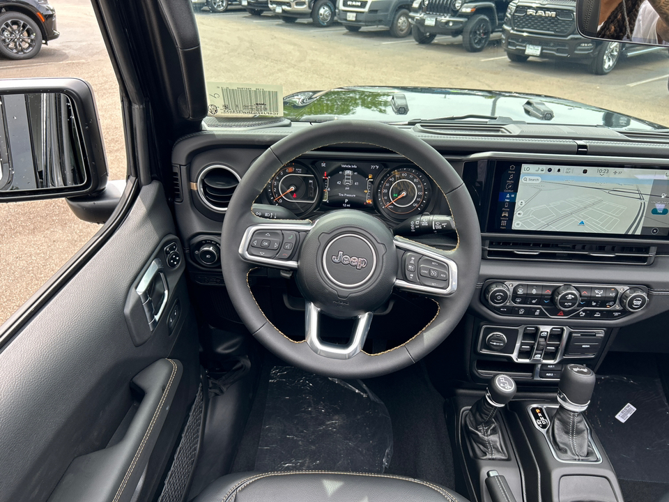 2024 Jeep Wrangler Sahara 31