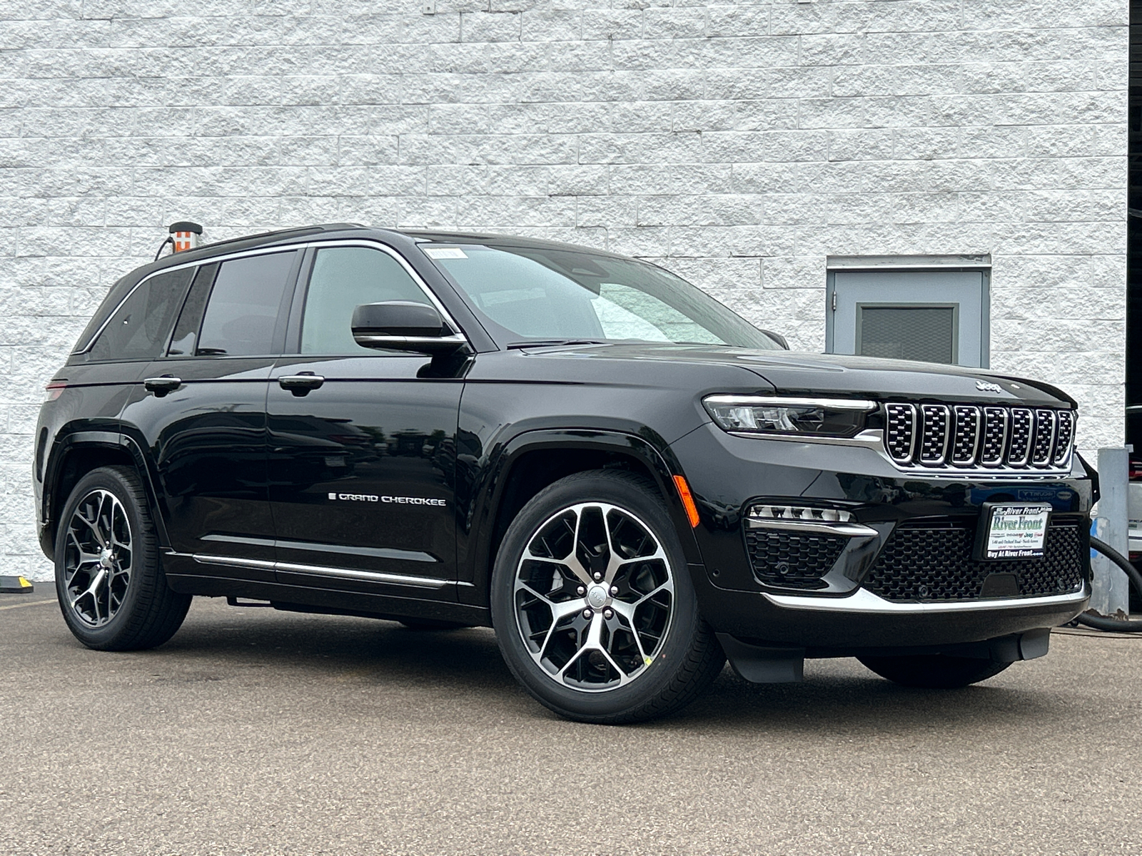 2024 Jeep Grand Cherokee Summit 2