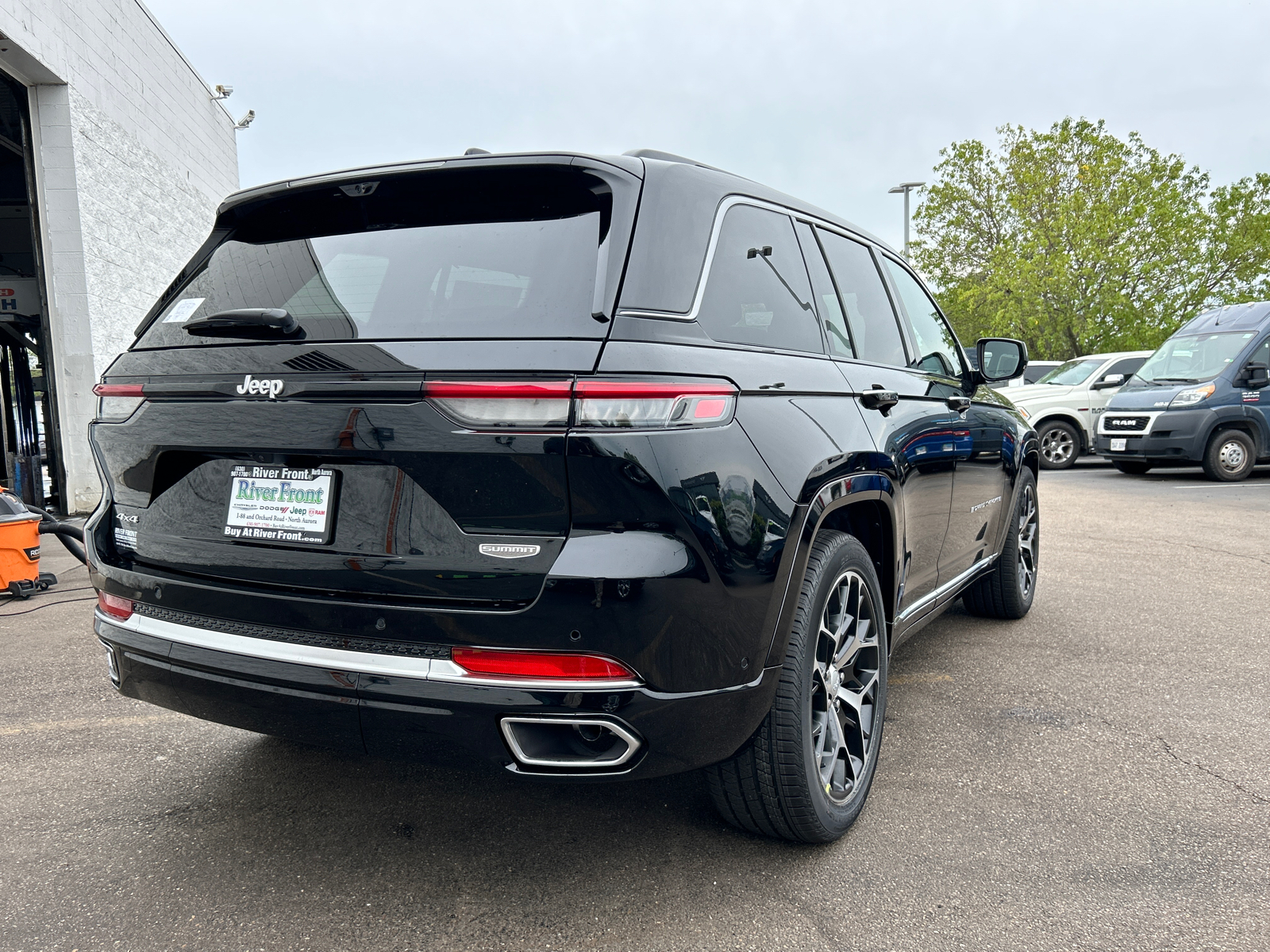 2024 Jeep Grand Cherokee Summit 8