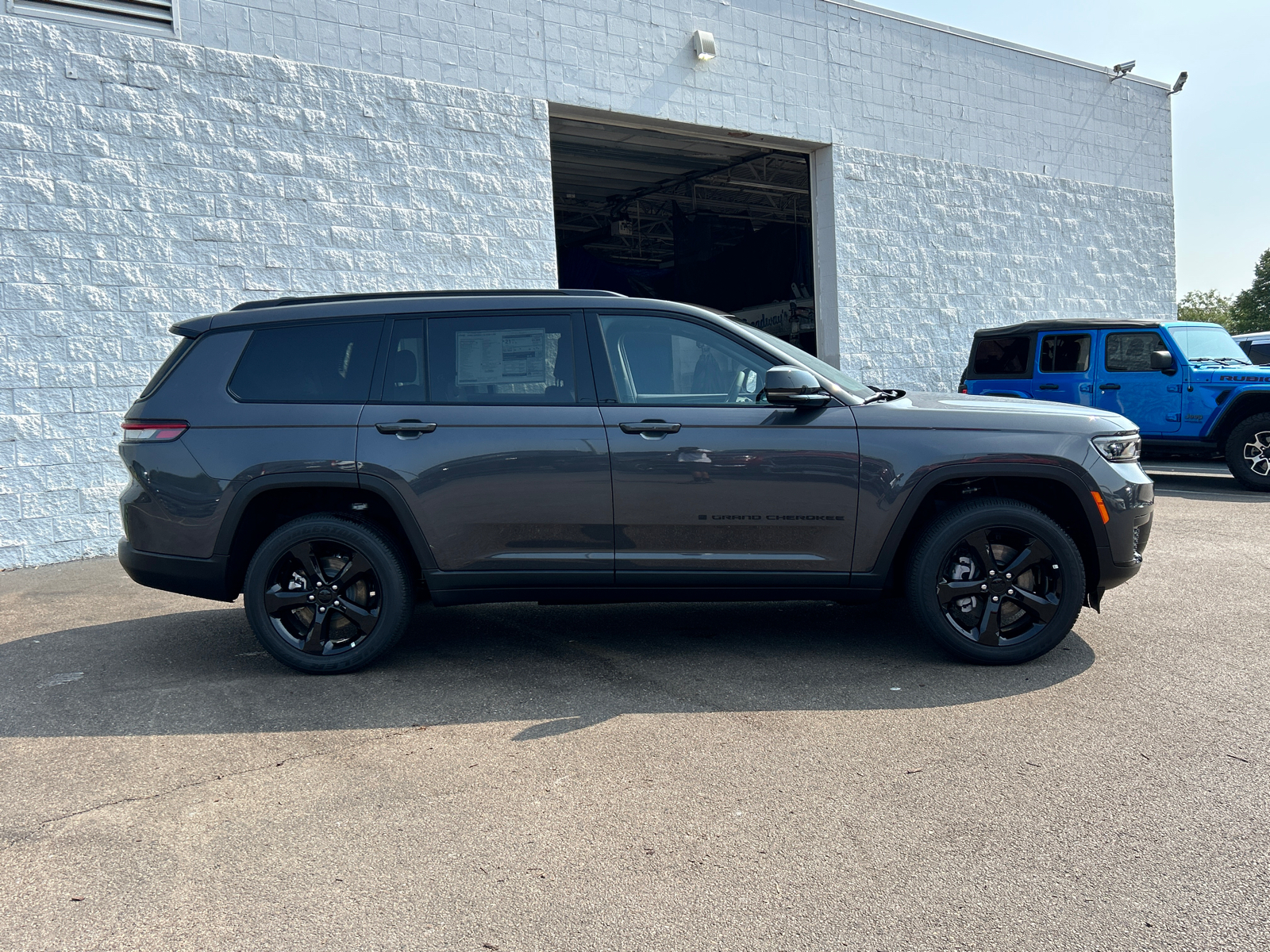 2024 Jeep Grand Cherokee L Altitude X 9