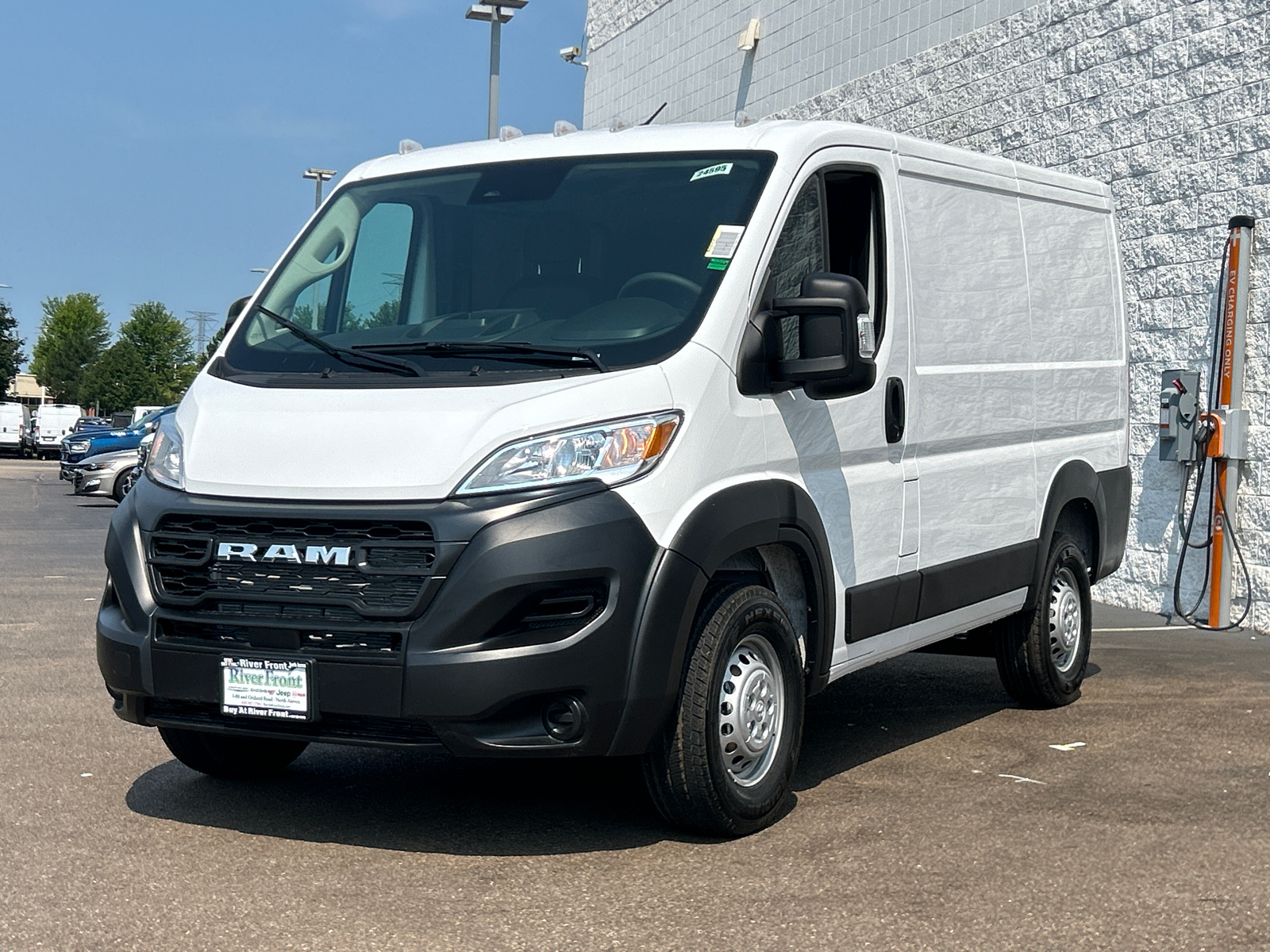 2024 Ram ProMaster 1500 Low Roof 4